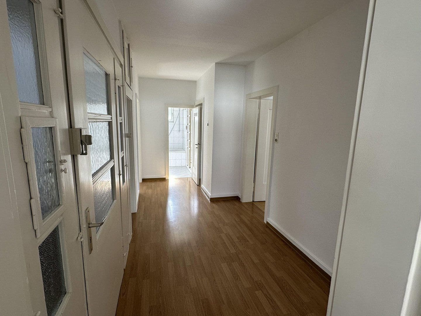 Pronájem bytu 4+1 110 m², Brahmsweg 32, Stuttgart, Bádensko-Württembersko Pronájem bytu 4+1 110 m², Brahmsweg 32, Stuttgart, Bádensko-Württembersko