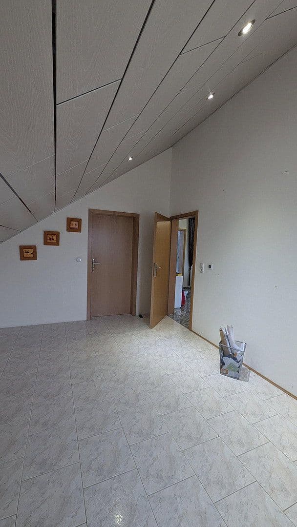 Pronájem bytu 4+1 186 m², Flörsheim-Dalsheim, Porýní-Falc Pronájem bytu 4+1 186 m², Flörsheim-Dalsheim, Porýní-Falc