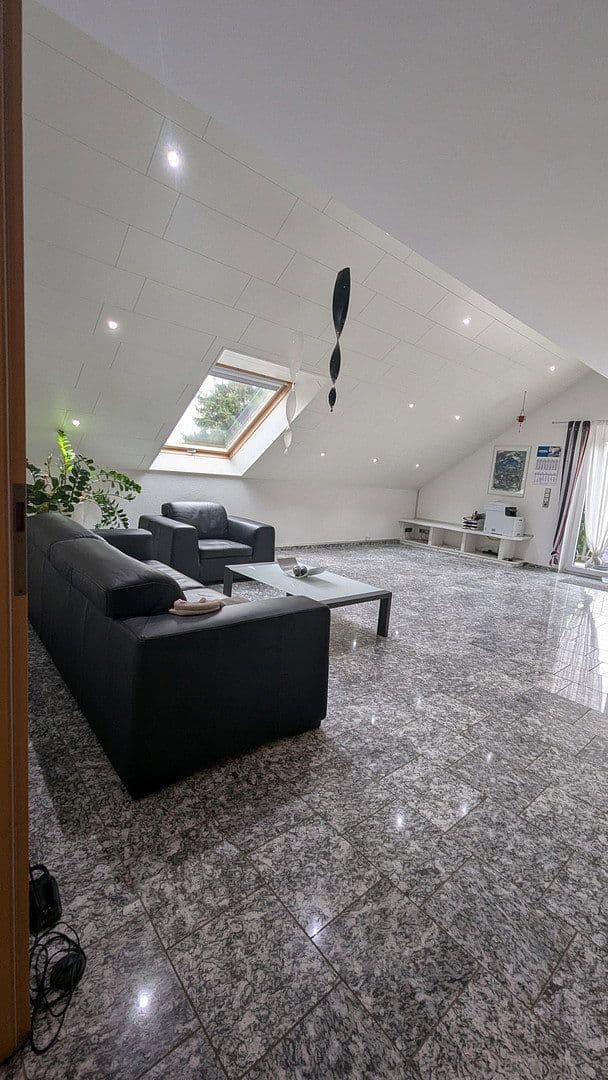 Pronájem bytu 4+1 186 m², Flörsheim-Dalsheim, Porýní-Falc Pronájem bytu 4+1 186 m², Flörsheim-Dalsheim, Porýní-Falc