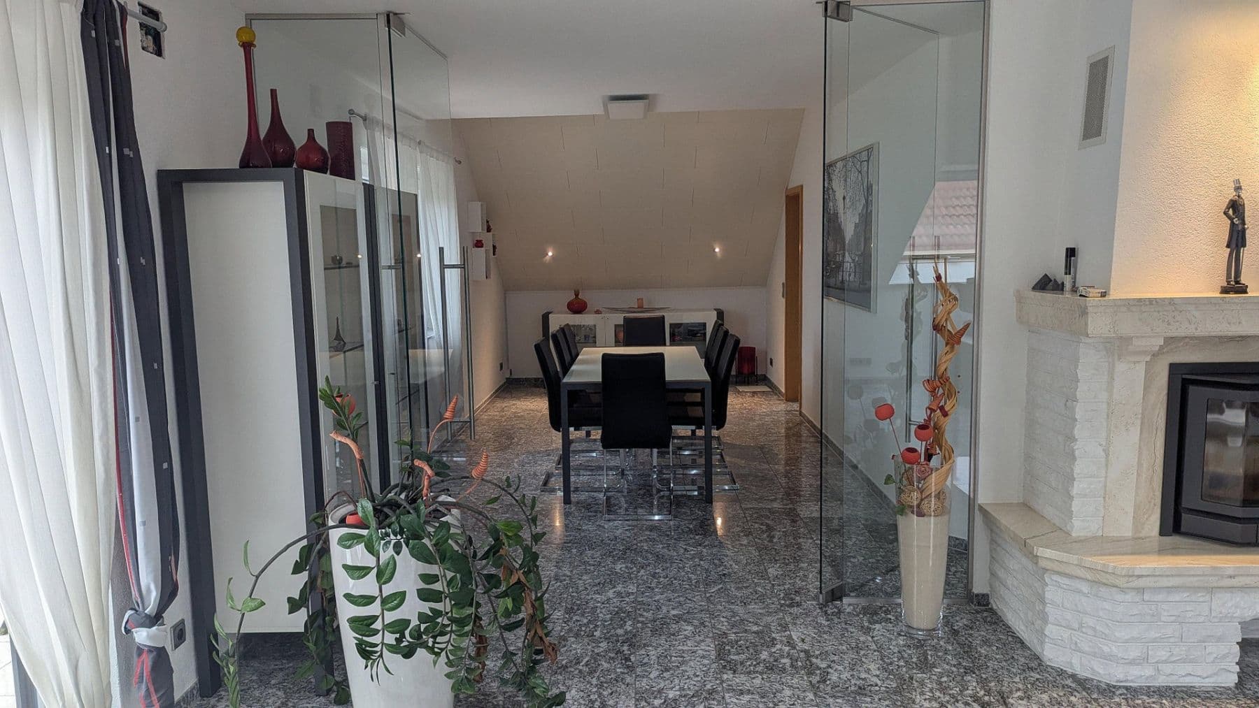 Pronájem bytu 4+1 186 m², Flörsheim-Dalsheim, Porýní-Falc Pronájem bytu 4+1 186 m², Flörsheim-Dalsheim, Porýní-Falc