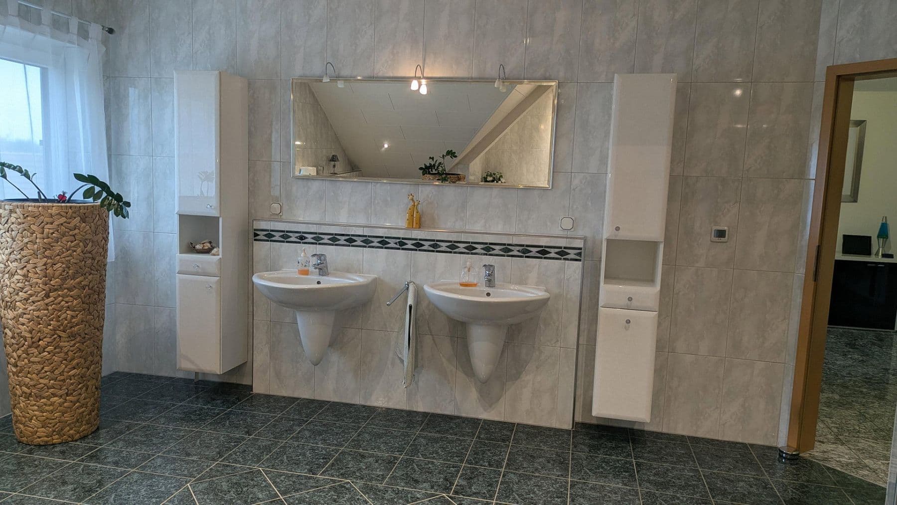 Pronájem bytu 4+1 186 m², Flörsheim-Dalsheim, Porýní-Falc Pronájem bytu 4+1 186 m², Flörsheim-Dalsheim, Porýní-Falc