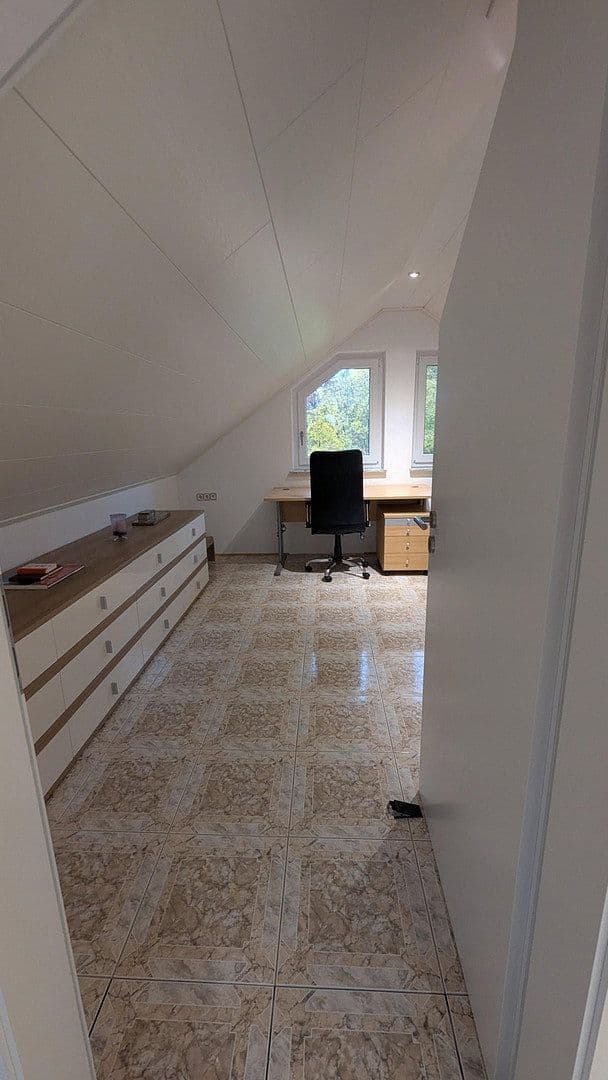 Pronájem bytu 4+1 186 m², Flörsheim-Dalsheim, Porýní-Falc Pronájem bytu 4+1 186 m², Flörsheim-Dalsheim, Porýní-Falc