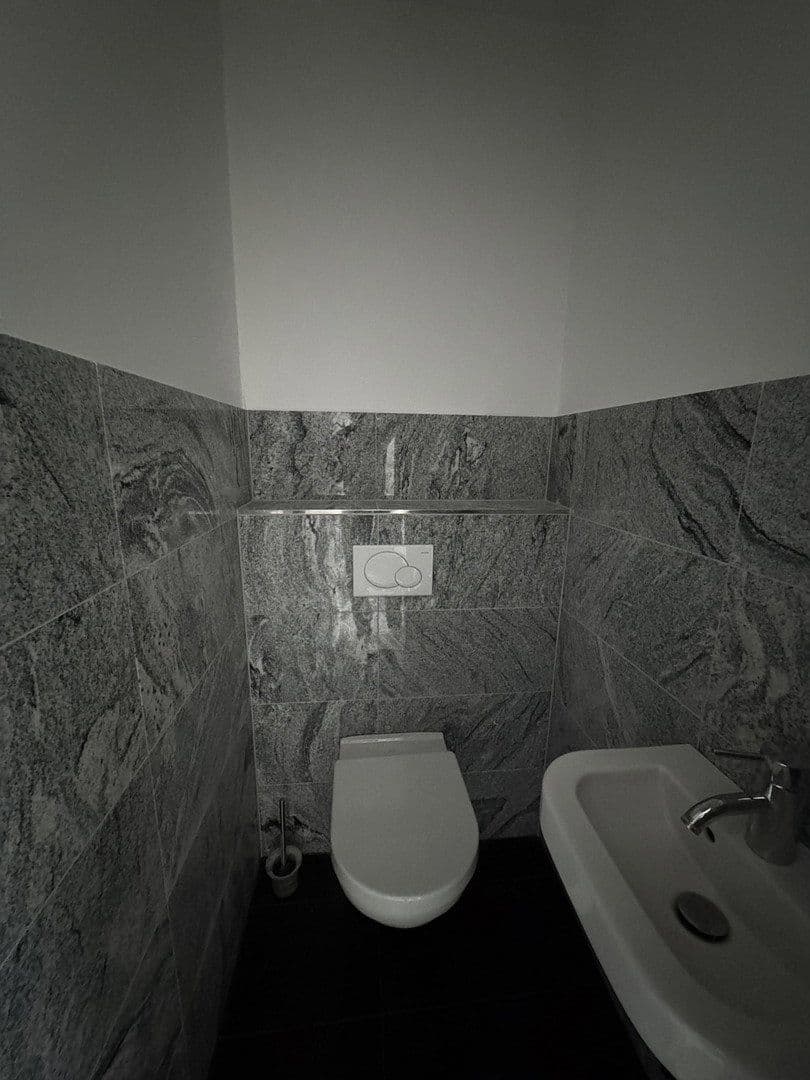 Pronájem bytu 3+1 123 m², Köln, Severní Porýní-Vestfálsko Pronájem bytu 3+1 123 m², Köln, Severní Porýní-Vestfálsko