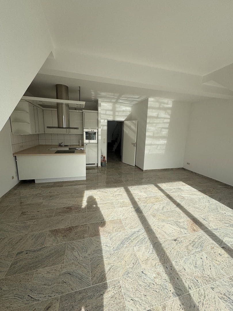 Pronájem bytu 3+1 123 m², Köln, Severní Porýní-Vestfálsko Pronájem bytu 3+1 123 m², Köln, Severní Porýní-Vestfálsko