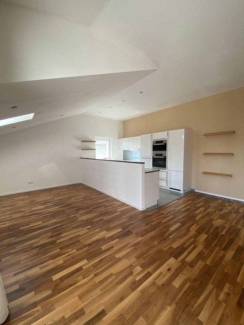 Pronájem bytu 3+1 80 m², Merianstr. 1a, Ingolstadt, Bavorsko Pronájem bytu 3+1 80 m², Merianstr. 1a, Ingolstadt, Bavorsko