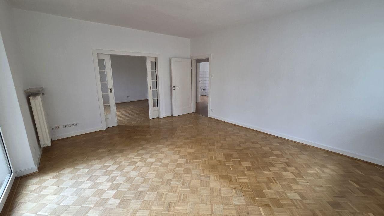 Pronájem bytu 4+1 100 m², Schatenstr. 14, Bielefeld, Severní Porýní-Vestfálsko Pronájem bytu 4+1 100 m², Schatenstr. 14, Bielefeld, Severní Porýní-Vestfálsko