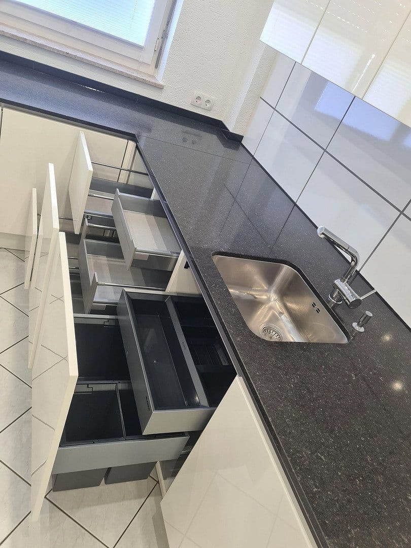 Pronájem bytu 4+1 115 m², Fellbach, Bádensko-Württembersko Pronájem bytu 4+1 115 m², Fellbach, Bádensko-Württembersko