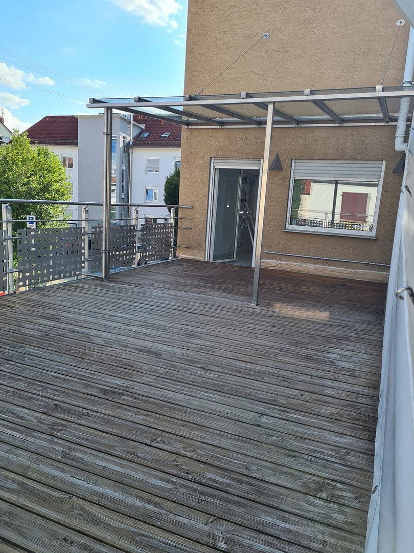 Pronájem bytu 4+1 115 m², Fellbach, Bádensko-Württembersko Pronájem bytu 4+1 115 m², Fellbach, Bádensko-Württembersko