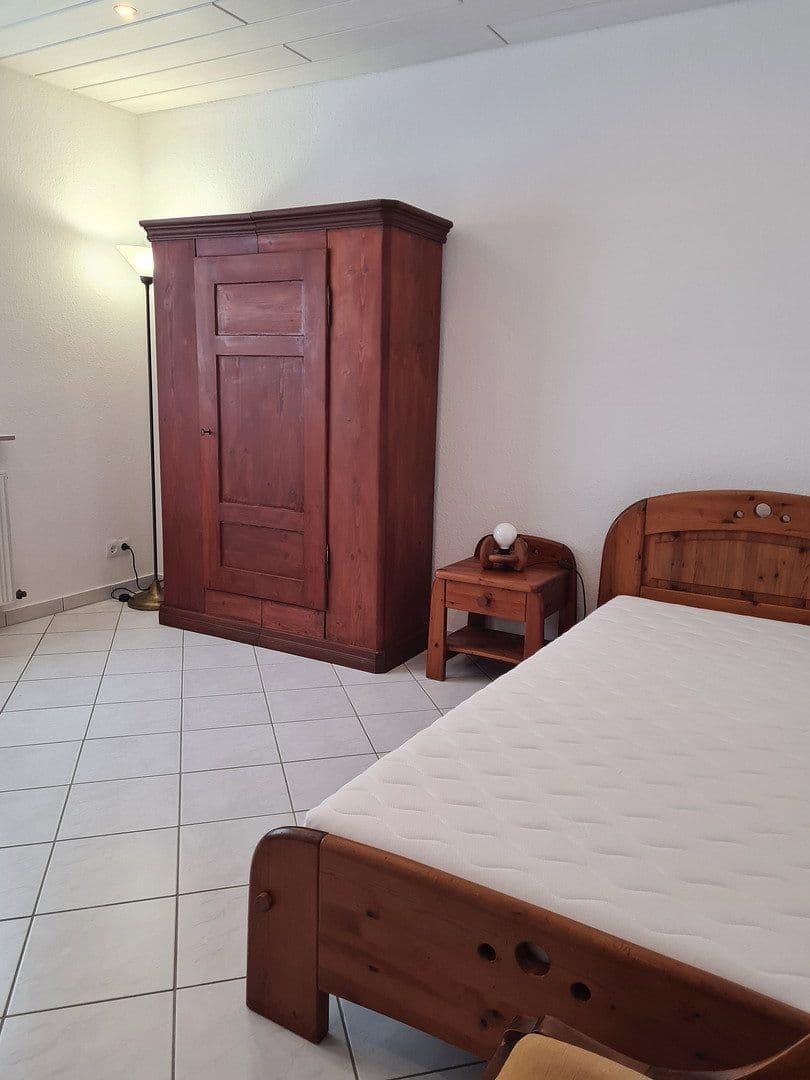 Pronájem bytu 4+1 115 m², Fellbach, Bádensko-Württembersko Pronájem bytu 4+1 115 m², Fellbach, Bádensko-Württembersko