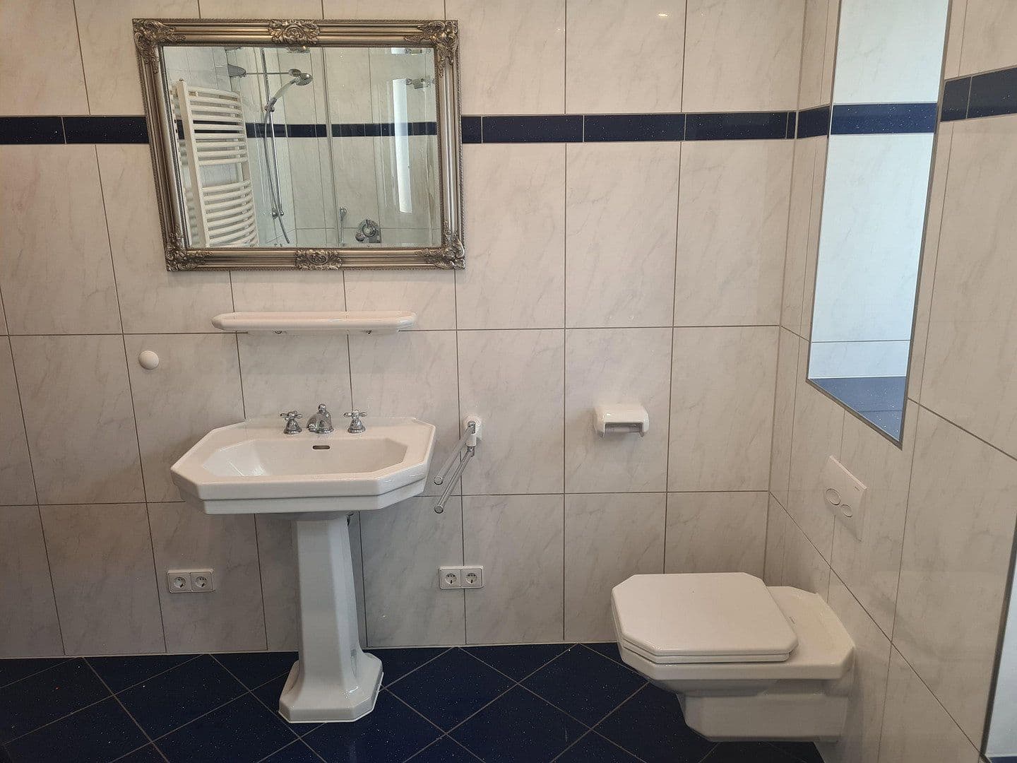 Pronájem bytu 4+1 115 m², Fellbach, Bádensko-Württembersko Pronájem bytu 4+1 115 m², Fellbach, Bádensko-Württembersko