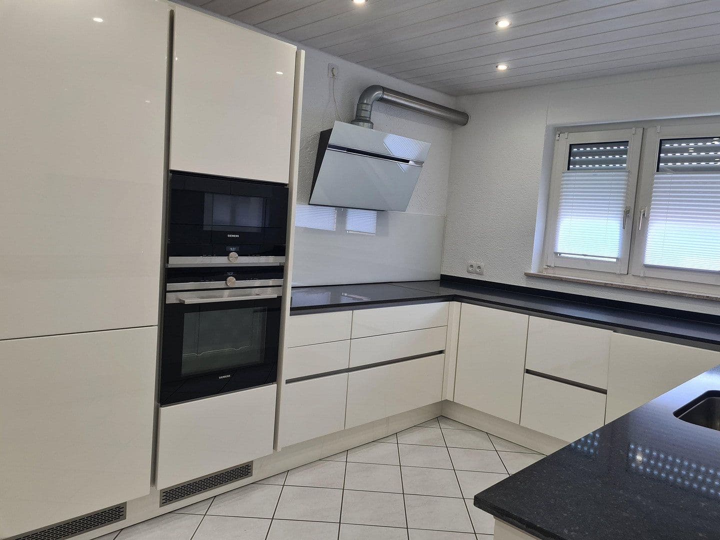 Pronájem bytu 4+1 115 m², Fellbach, Bádensko-Württembersko Pronájem bytu 4+1 115 m², Fellbach, Bádensko-Württembersko