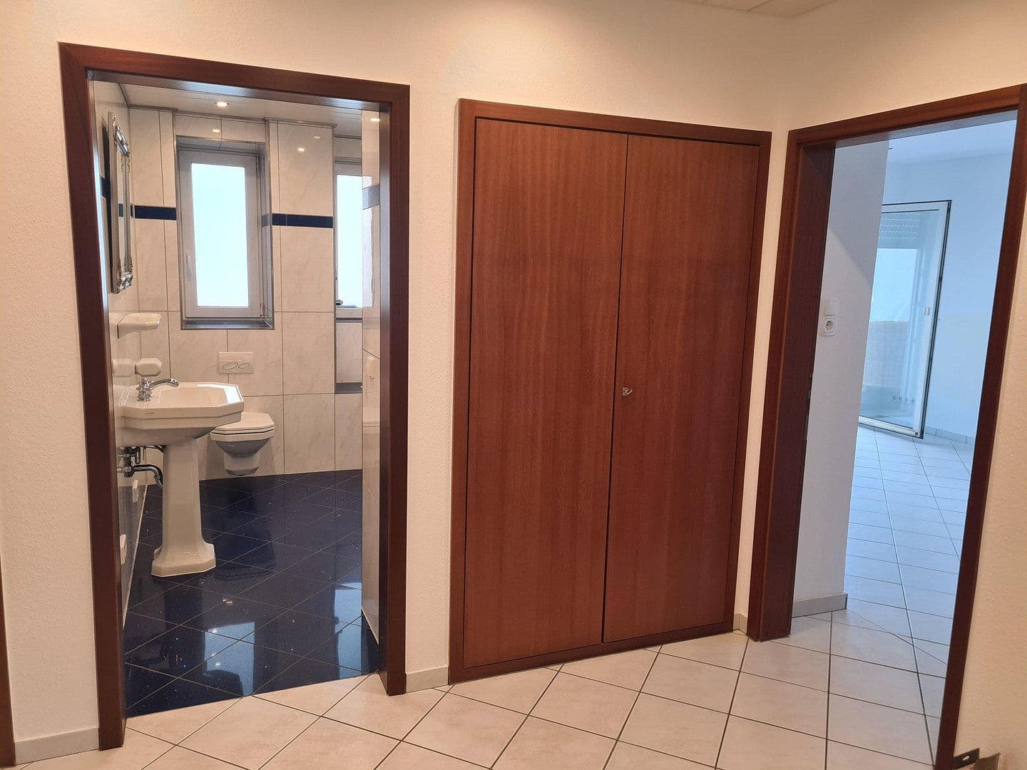 Pronájem bytu 4+1 115 m², Fellbach, Bádensko-Württembersko Pronájem bytu 4+1 115 m², Fellbach, Bádensko-Württembersko