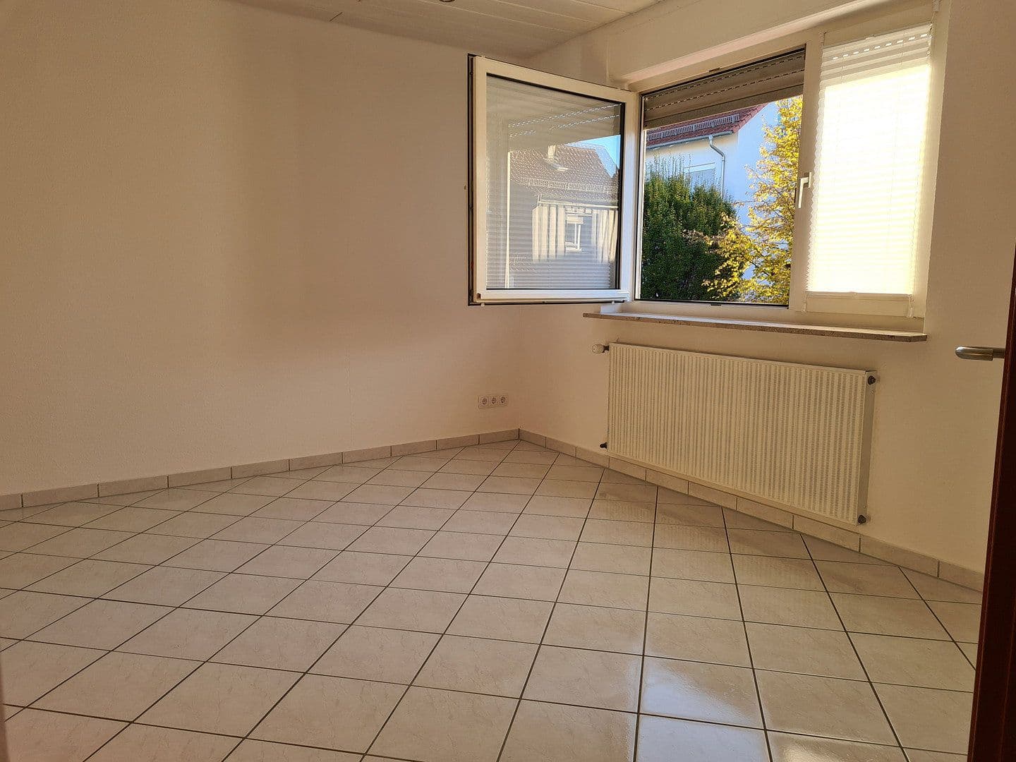 Pronájem bytu 4+1 115 m², Fellbach, Bádensko-Württembersko Pronájem bytu 4+1 115 m², Fellbach, Bádensko-Württembersko