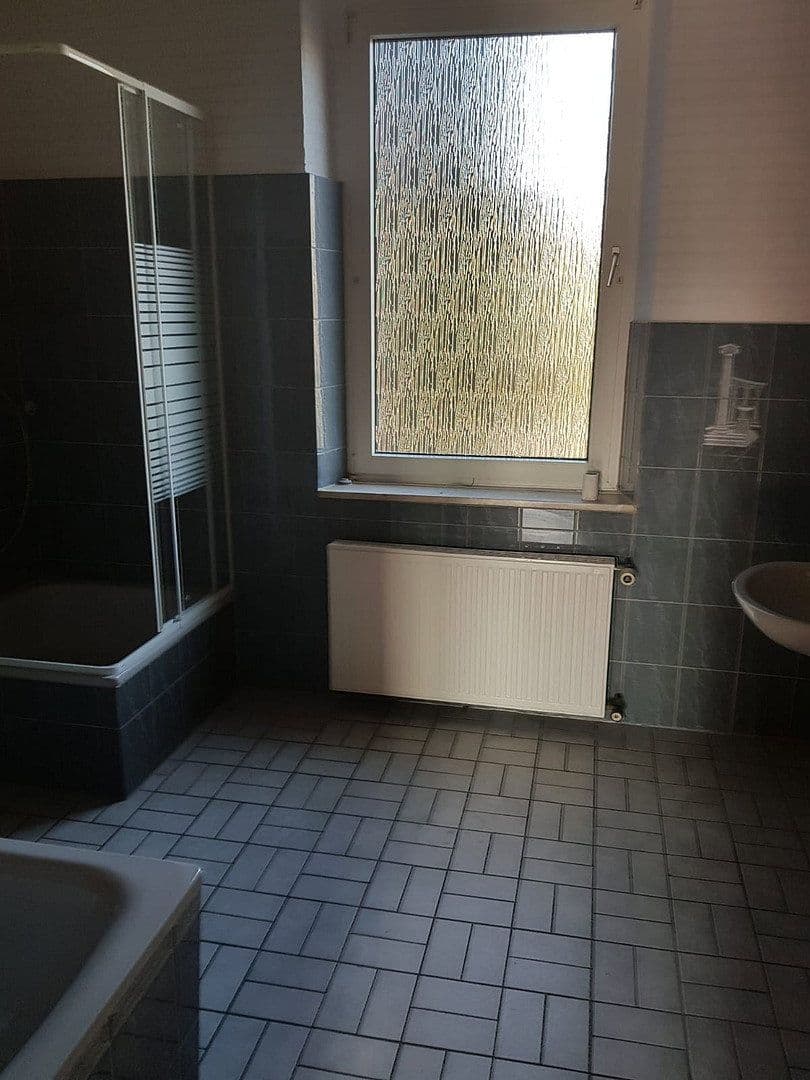 Pronájem bytu 3+1 72 m², Ziegelhorststraße 45, Duisburg, Severní Porýní-Vestfálsko Pronájem bytu 3+1 72 m², Ziegelhorststraße 45, Duisburg, Severní Porýní-Vestfálsko