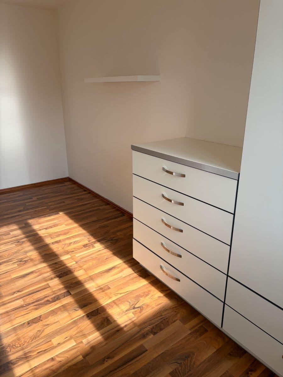 Pronájem bytu 2+1 43 m², Skupova, Olomouc, Olomoucký kraj Pronájem bytu 2+1 43 m², Skupova, Olomouc, Olomoucký kraj