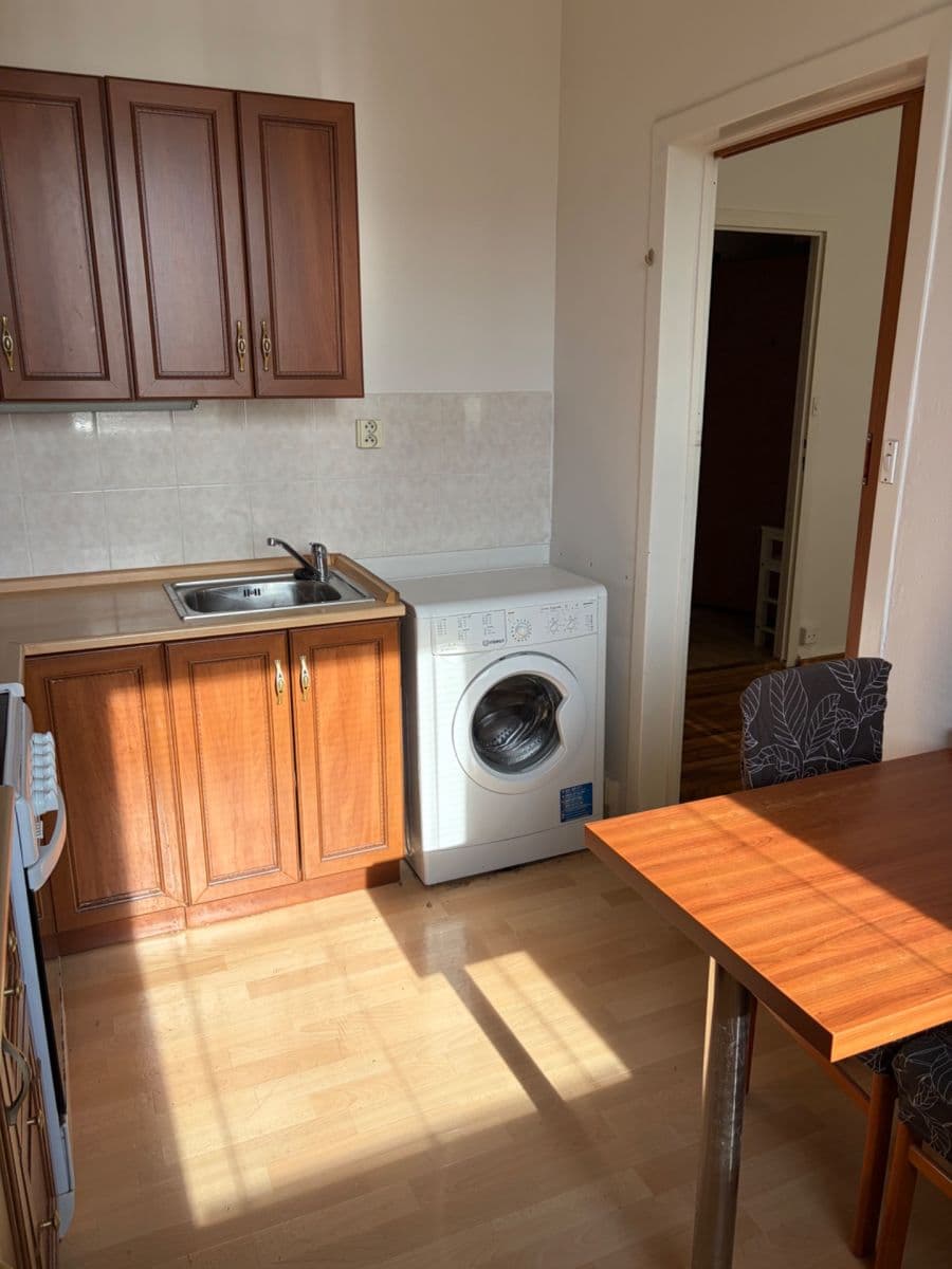 Pronájem bytu 2+1 43 m², Skupova, Olomouc, Olomoucký kraj Pronájem bytu 2+1 43 m², Skupova, Olomouc, Olomoucký kraj