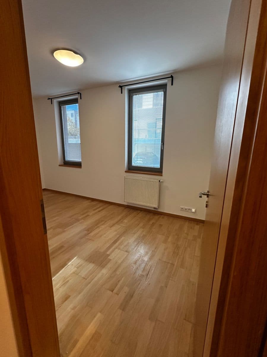 Pronájem bytu 2+kk 66 m², Valečovská, Praha, Praha Pronájem bytu 2+kk 66 m², Valečovská, Praha, Praha
