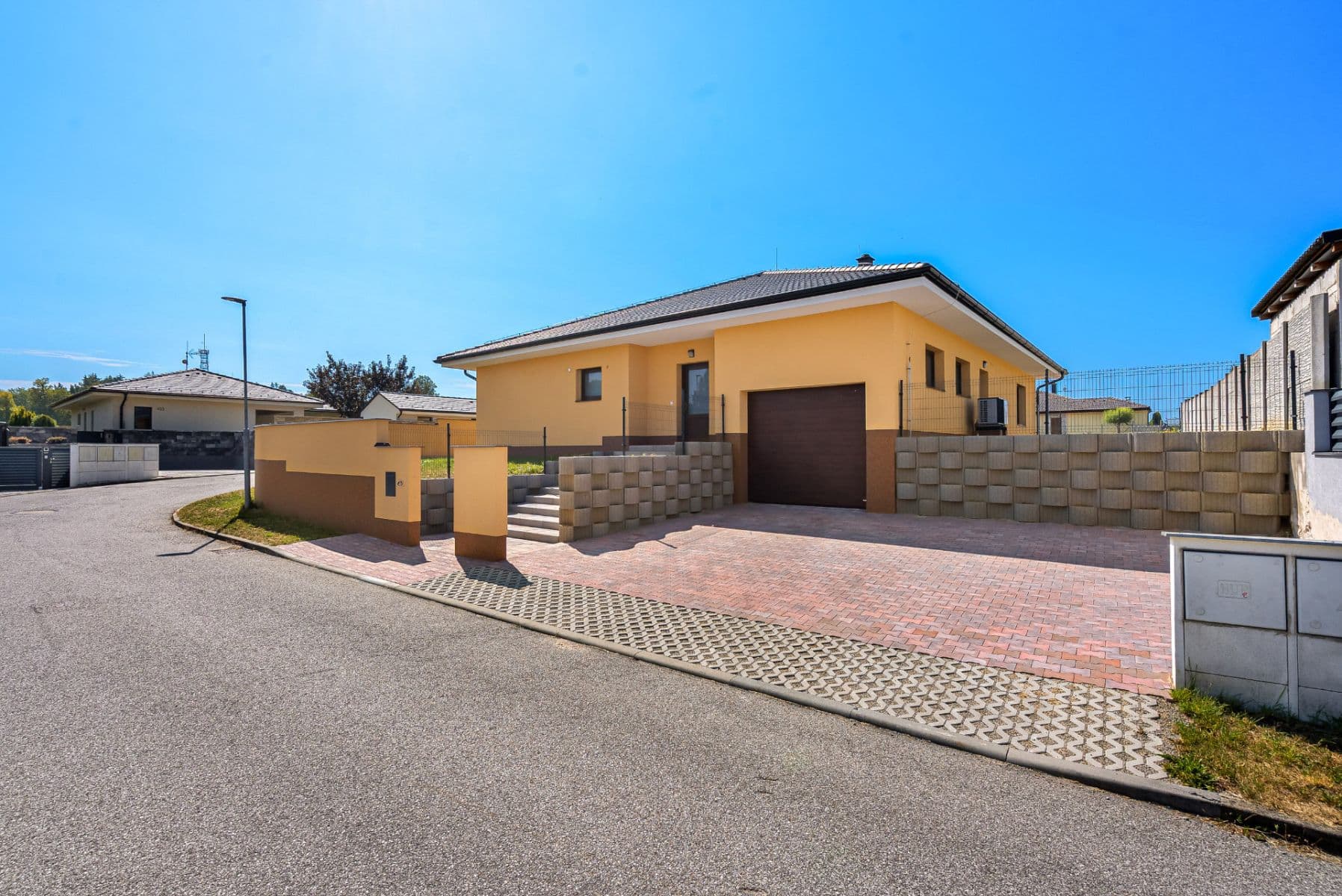 Prodej domu 193 m², pozemek 815 m², K Rybníku, Adamov, Jihočeský kraj Prodej domu 193 m², pozemek 815 m², K Rybníku, Adamov, Jihočeský kraj