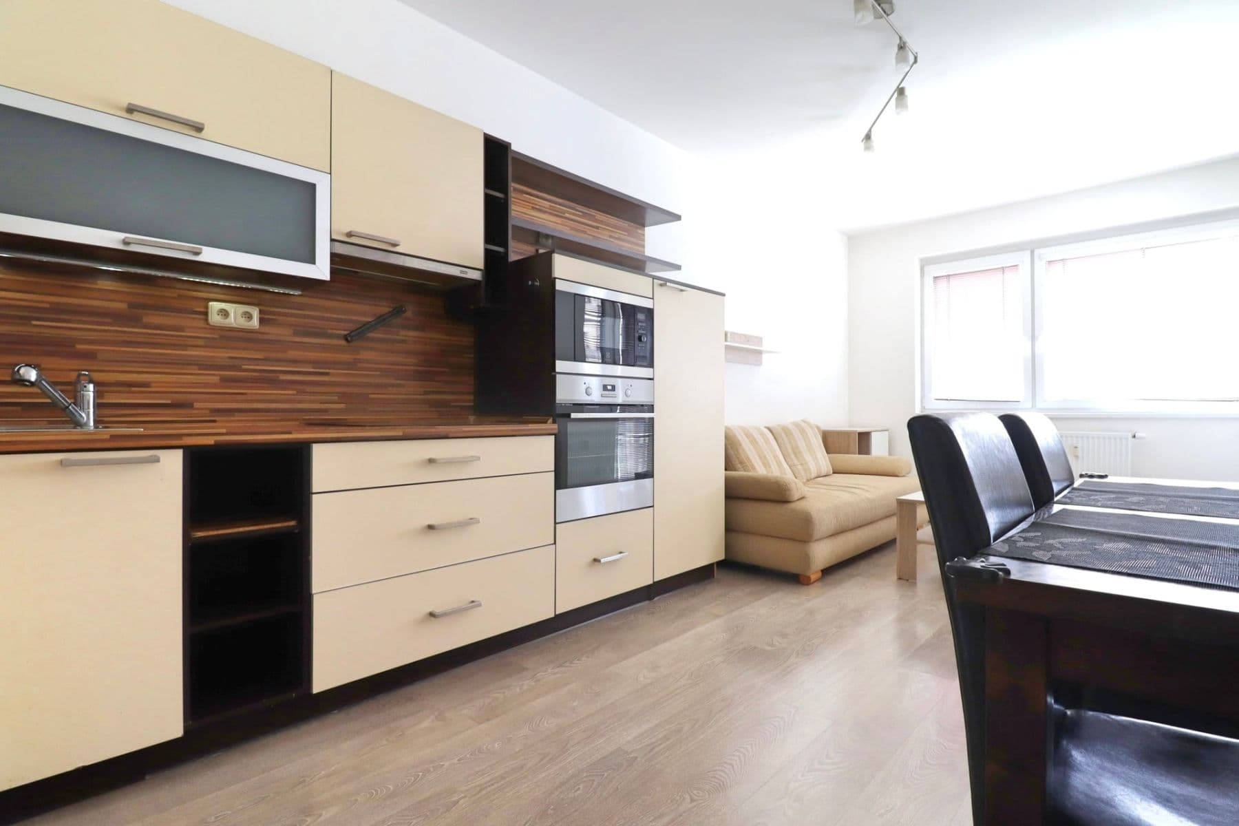 Pronájem bytu 2+kk 45 m², Zakšínská, Praha, Praha Pronájem bytu 2+kk 45 m², Zakšínská, Praha, Praha