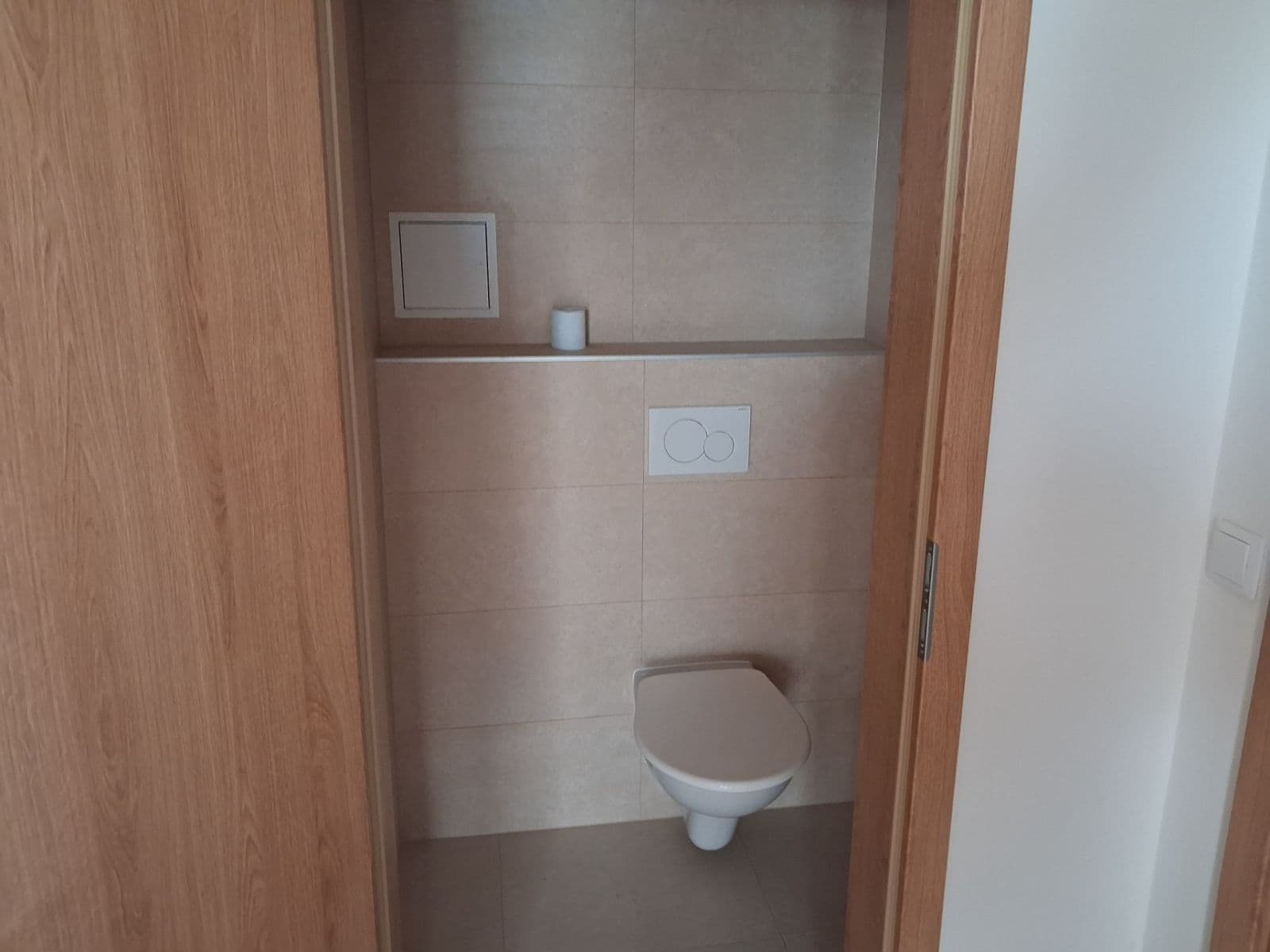 Pronájem bytu 2+kk 49 m², Revoluční, Šestajovice, Středočeský kraj Pronájem bytu 2+kk 49 m², Revoluční, Šestajovice, Středočeský kraj