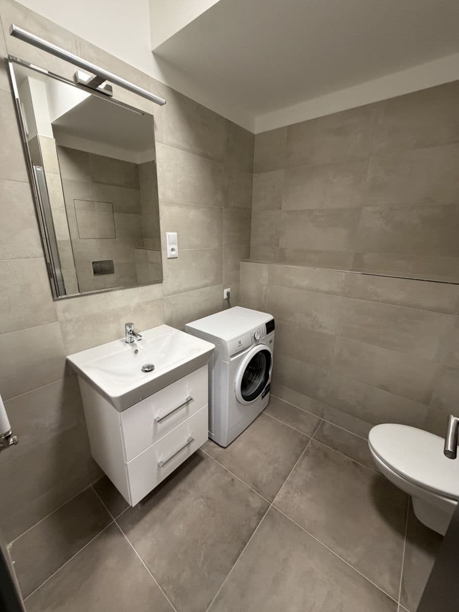 Pronájem bytu 1+kk 36 m², Gerstelova, Praha, Praha Pronájem bytu 1+kk 36 m², Gerstelova, Praha, Praha