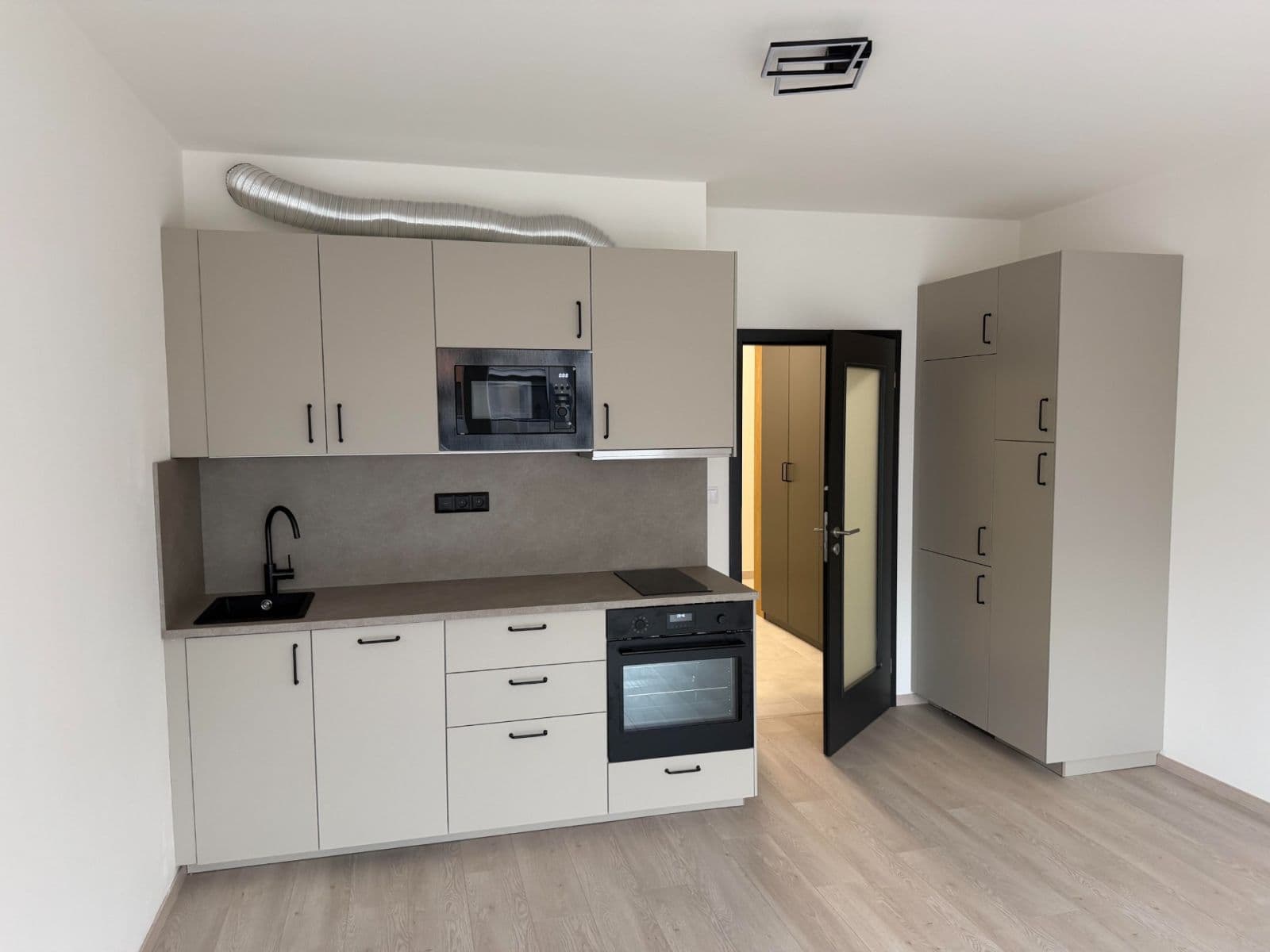 Pronájem bytu 1+kk 36 m², Gerstelova, Praha, Praha Pronájem bytu 1+kk 36 m², Gerstelova, Praha, Praha