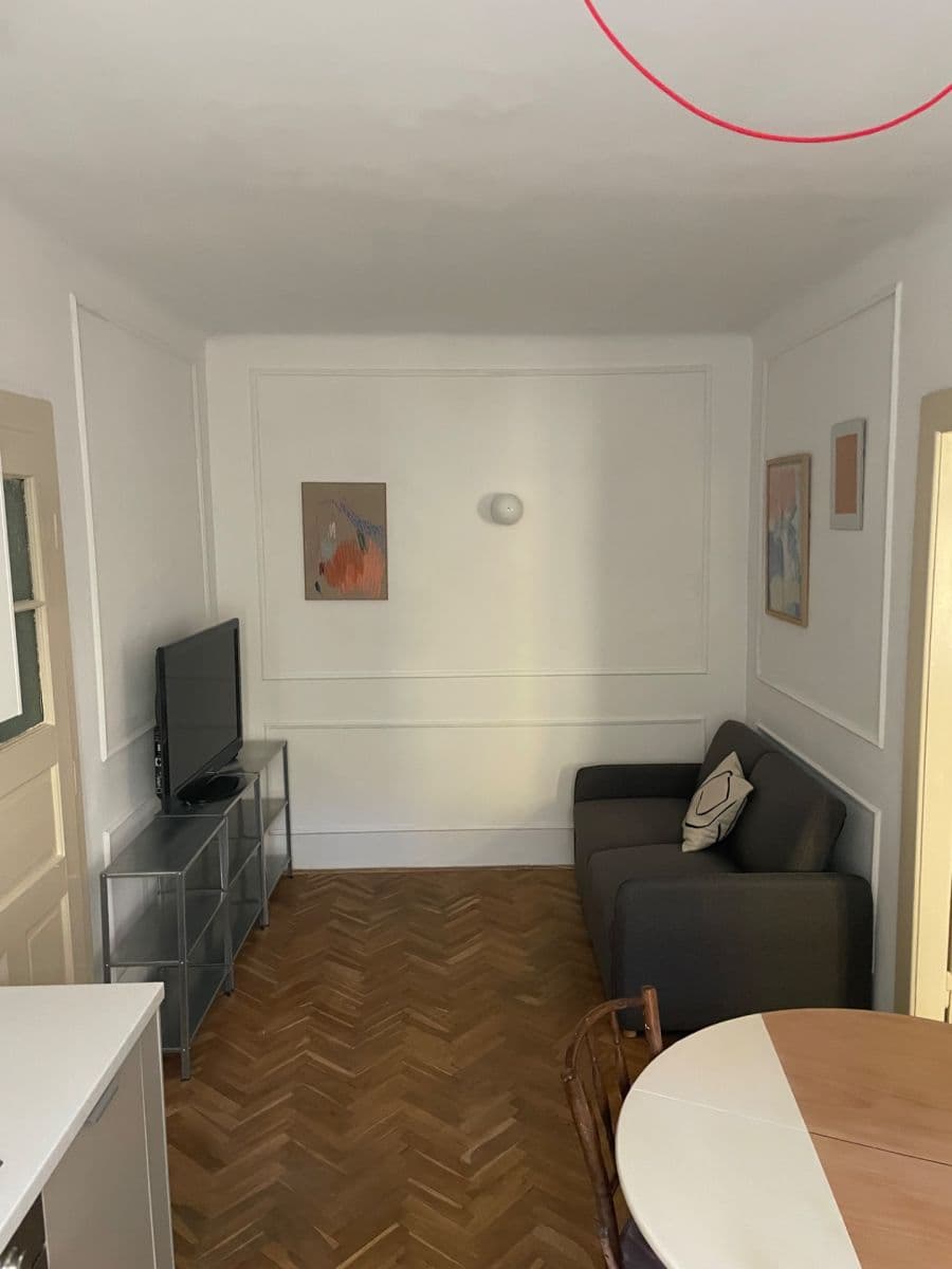 Pronájem bytu 2+1 45 m², Bukureštská, Bratislava - mestská časť Staré Mesto, Bratislavský kraj Pronájem bytu 2+1 45 m², Bukureštská, Bratislava - mestská časť Staré Mesto, Bratislavský kraj