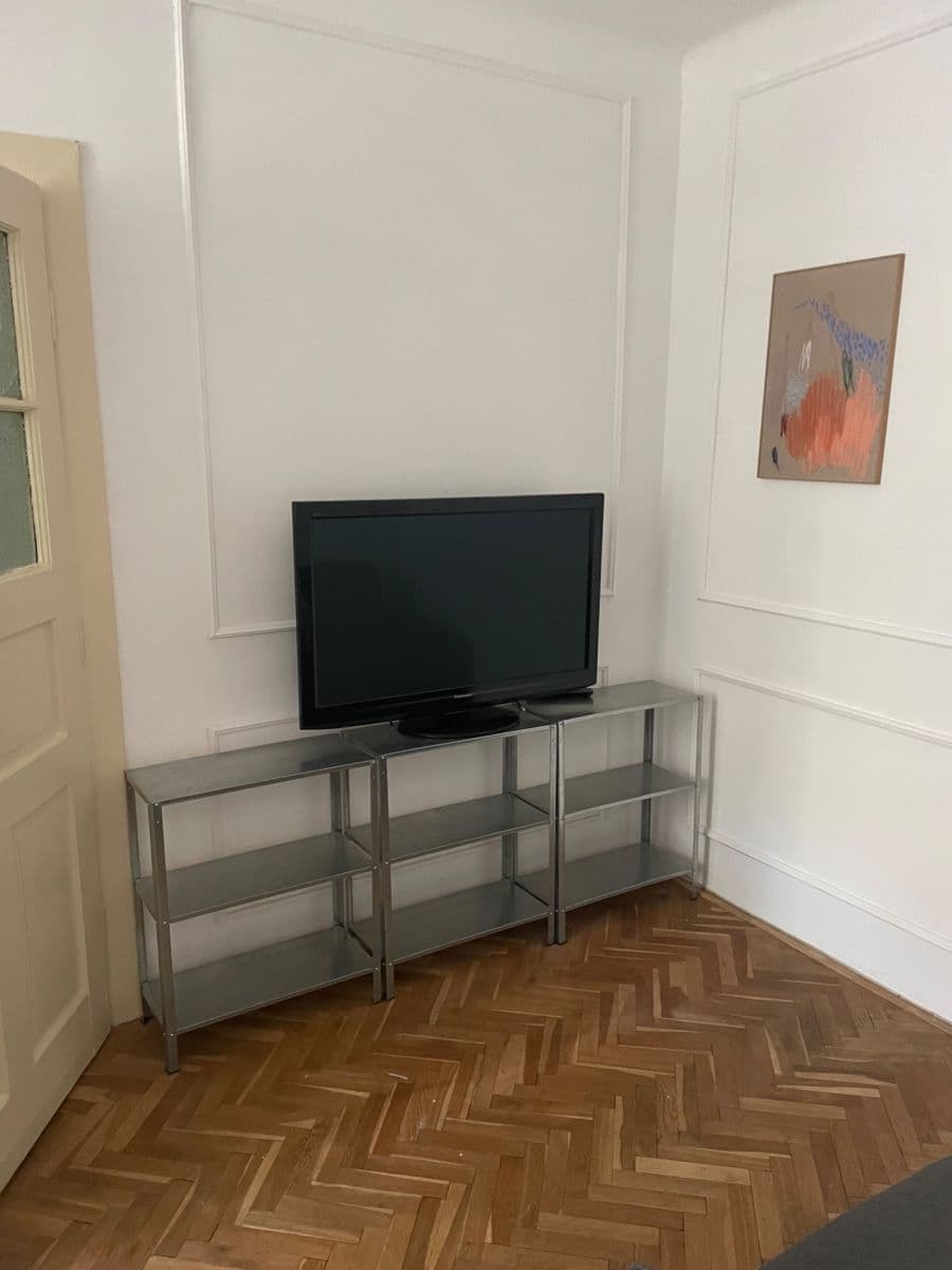 Pronájem bytu 2+1 45 m², Bukureštská, Bratislava - mestská časť Staré Mesto, Bratislavský kraj Pronájem bytu 2+1 45 m², Bukureštská, Bratislava - mestská časť Staré Mesto, Bratislavský kraj