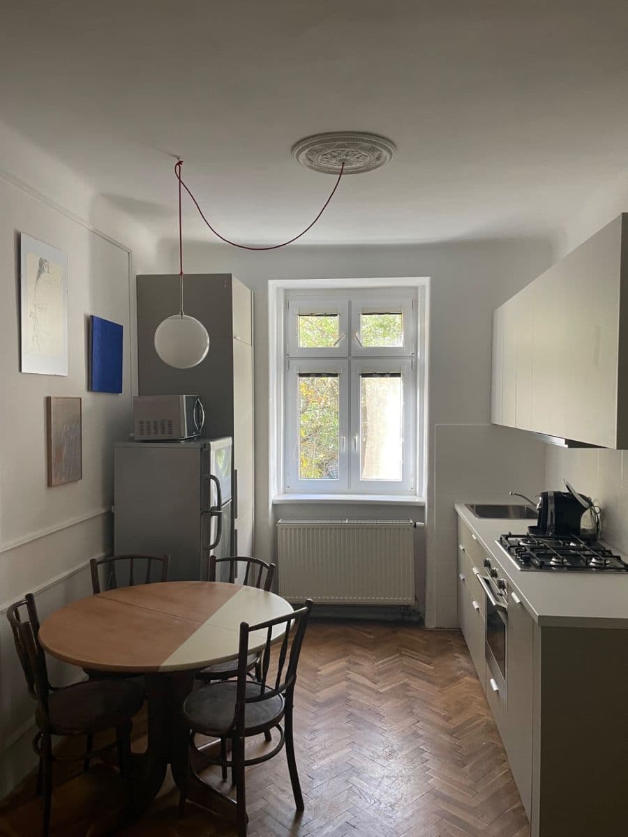 Pronájem bytu 2+1 45 m², Bukureštská, Bratislava - mestská časť Staré Mesto, Bratislavský kraj Pronájem bytu 2+1 45 m², Bukureštská, Bratislava - mestská časť Staré Mesto, Bratislavský kraj