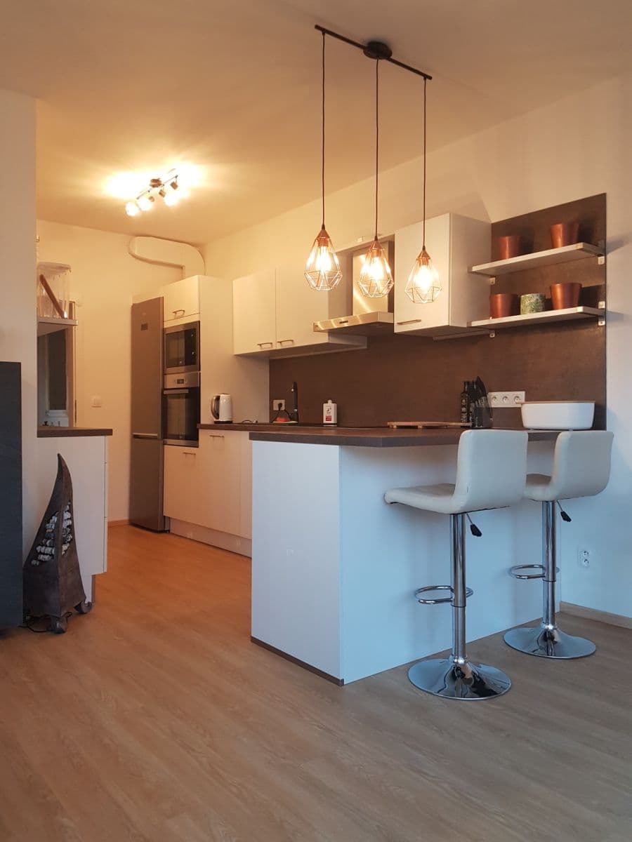 Pronájem bytu 2+kk 47 m², U Elektrárny, Vrané nad Vltavou, Středočeský kraj Pronájem bytu 2+kk 47 m², U Elektrárny, Vrané nad Vltavou, Středočeský kraj