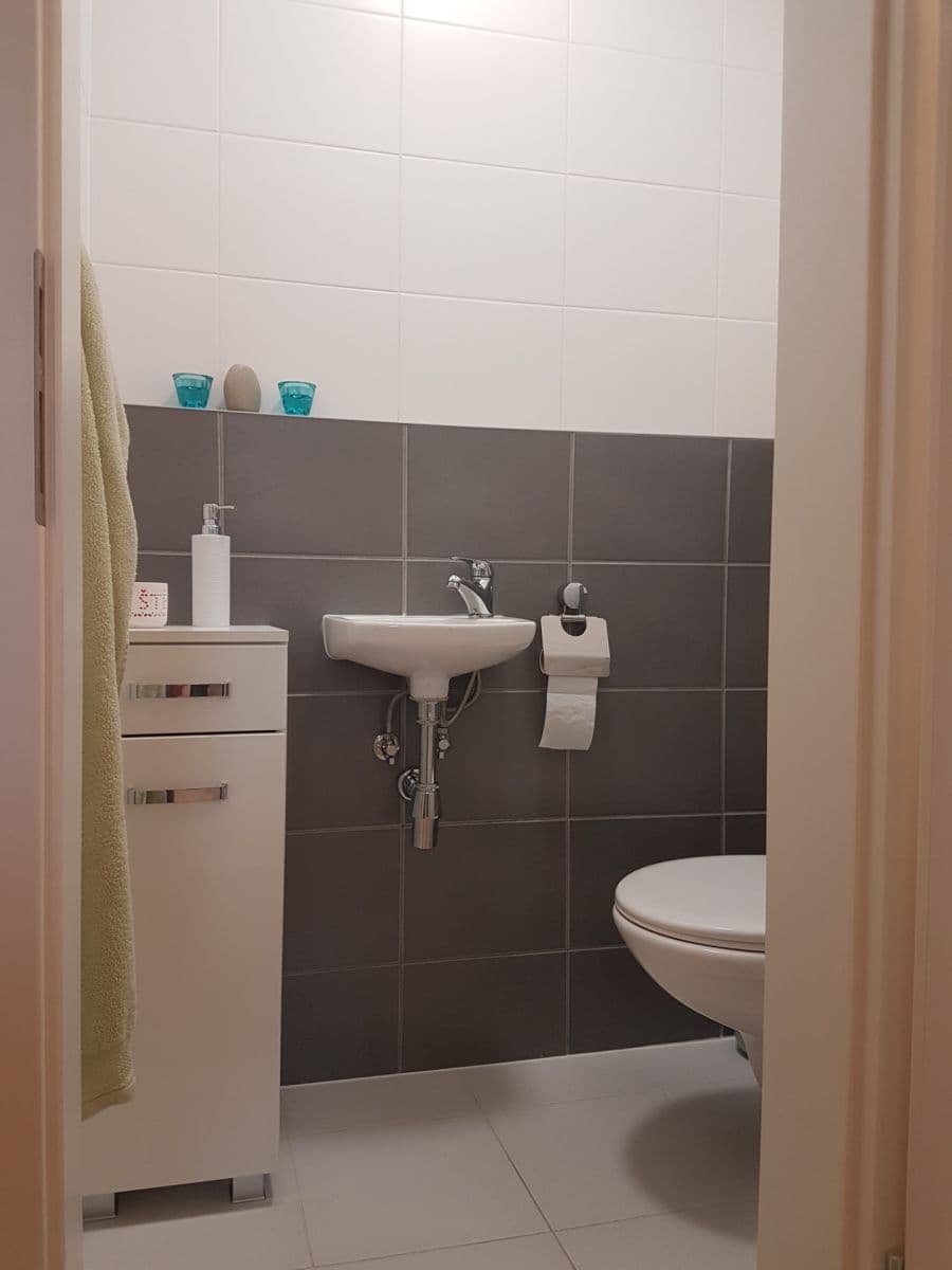 Pronájem bytu 2+kk 47 m², U Elektrárny, Vrané nad Vltavou, Středočeský kraj Pronájem bytu 2+kk 47 m², U Elektrárny, Vrané nad Vltavou, Středočeský kraj