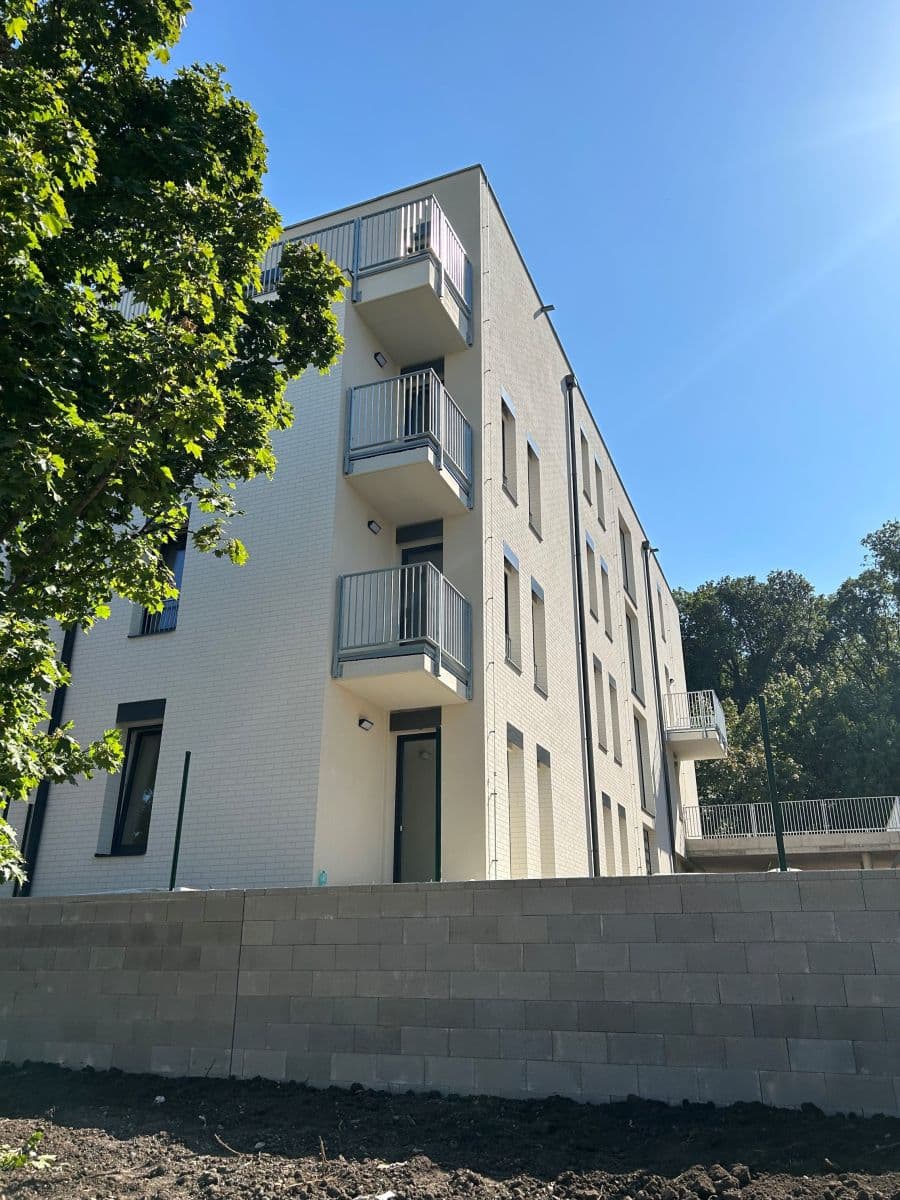 Pronájem bytu 2+kk 52 m², K Cukrovaru, Odolena Voda, Středočeský kraj Pronájem bytu 2+kk 52 m², K Cukrovaru, Odolena Voda, Středočeský kraj