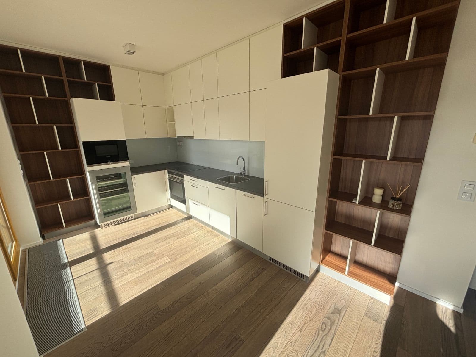 Prodej bytu 2+1 71 m², Za Karlínským přístavem, Praha, Praha Prodej bytu 2+1 71 m², Za Karlínským přístavem, Praha, Praha