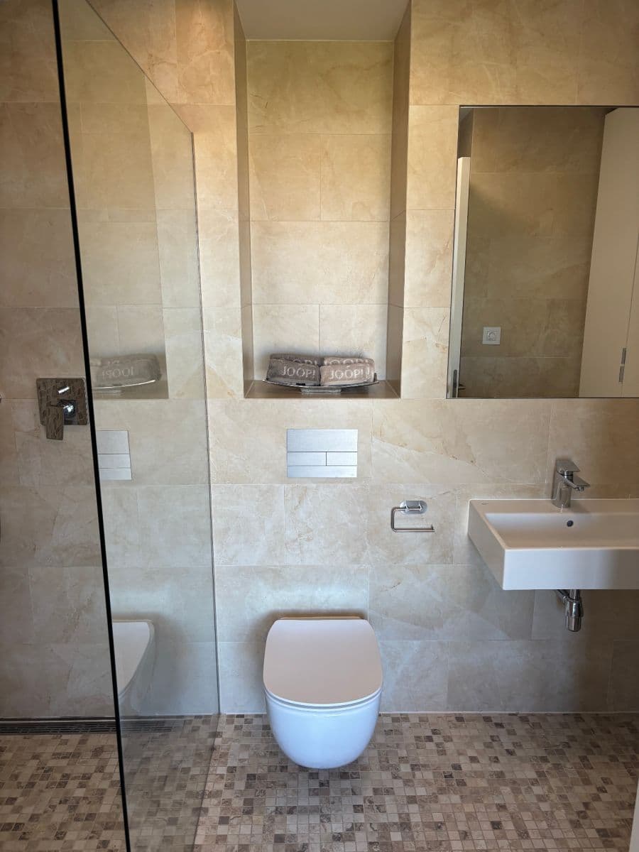 Prodej bytu 2+1 71 m², Za Karlínským přístavem, Praha, Praha Prodej bytu 2+1 71 m², Za Karlínským přístavem, Praha, Praha