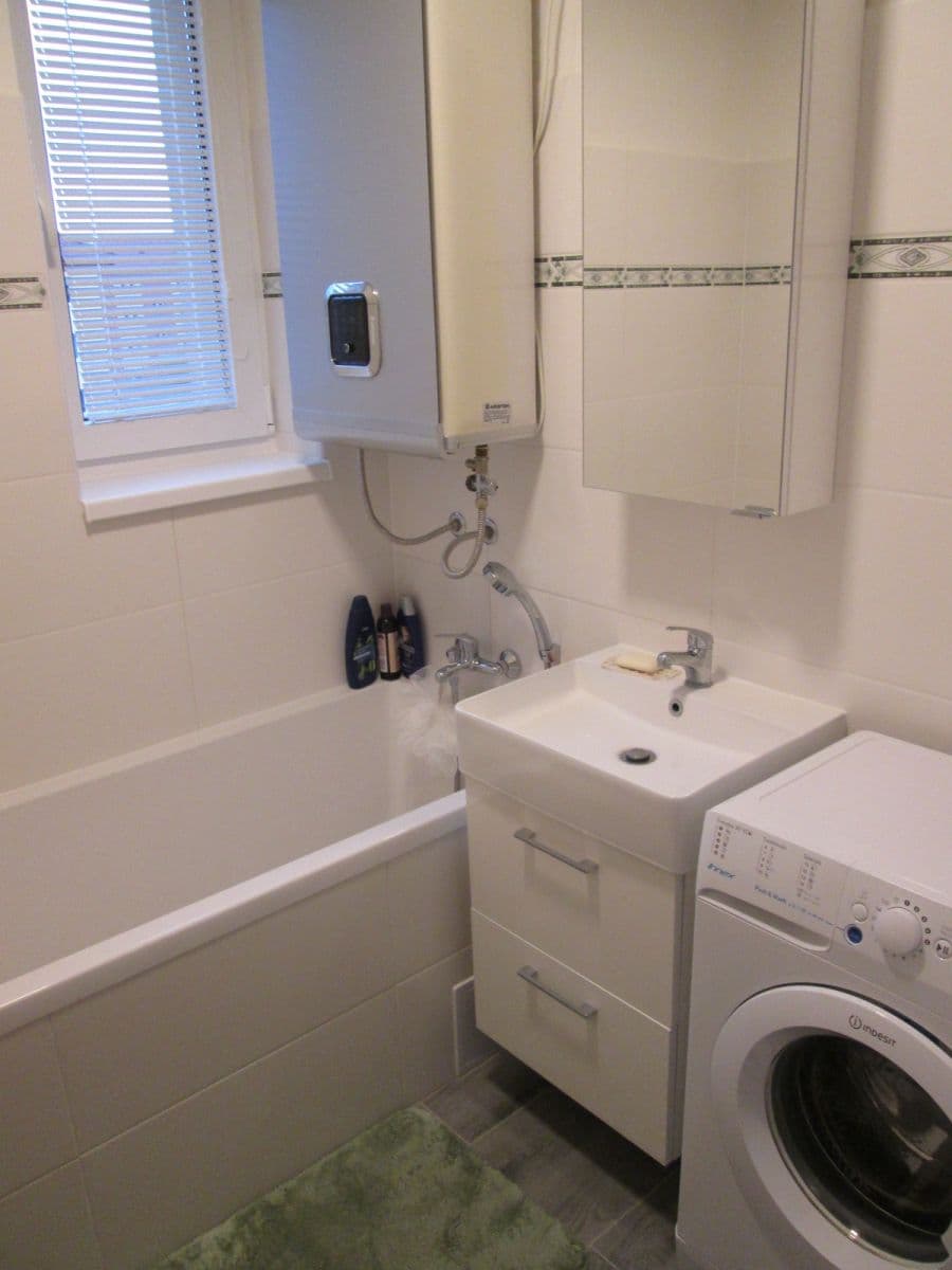 Prodej bytu 3+1 56 m², I. Olbrachta, Hodonín, Jihomoravský kraj Prodej bytu 3+1 56 m², I. Olbrachta, Hodonín, Jihomoravský kraj