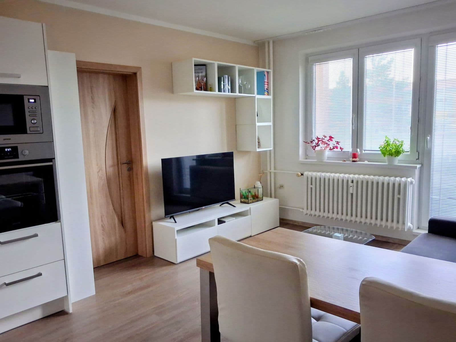 Prodej bytu 3+kk 55 m², Karafiátová, Olomouc, Olomoucký kraj Prodej bytu 3+kk 55 m², Karafiátová, Olomouc, Olomoucký kraj