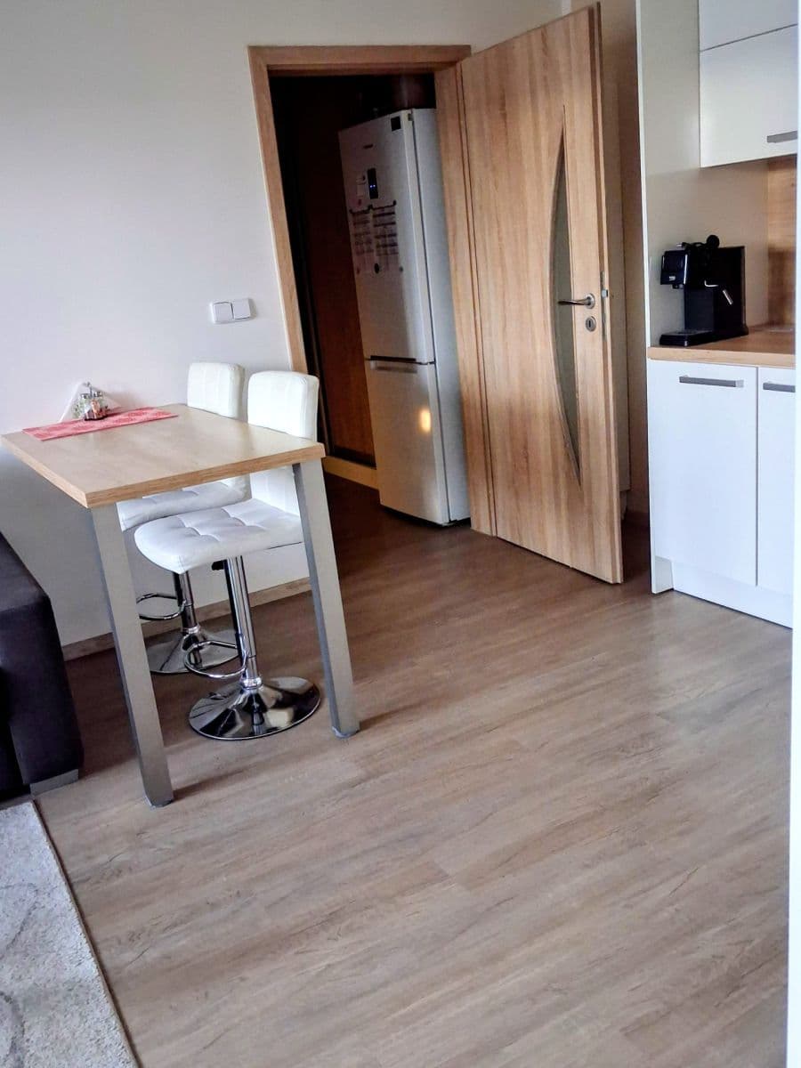 Prodej bytu 3+kk 55 m², Karafiátová, Olomouc, Olomoucký kraj Prodej bytu 3+kk 55 m², Karafiátová, Olomouc, Olomoucký kraj