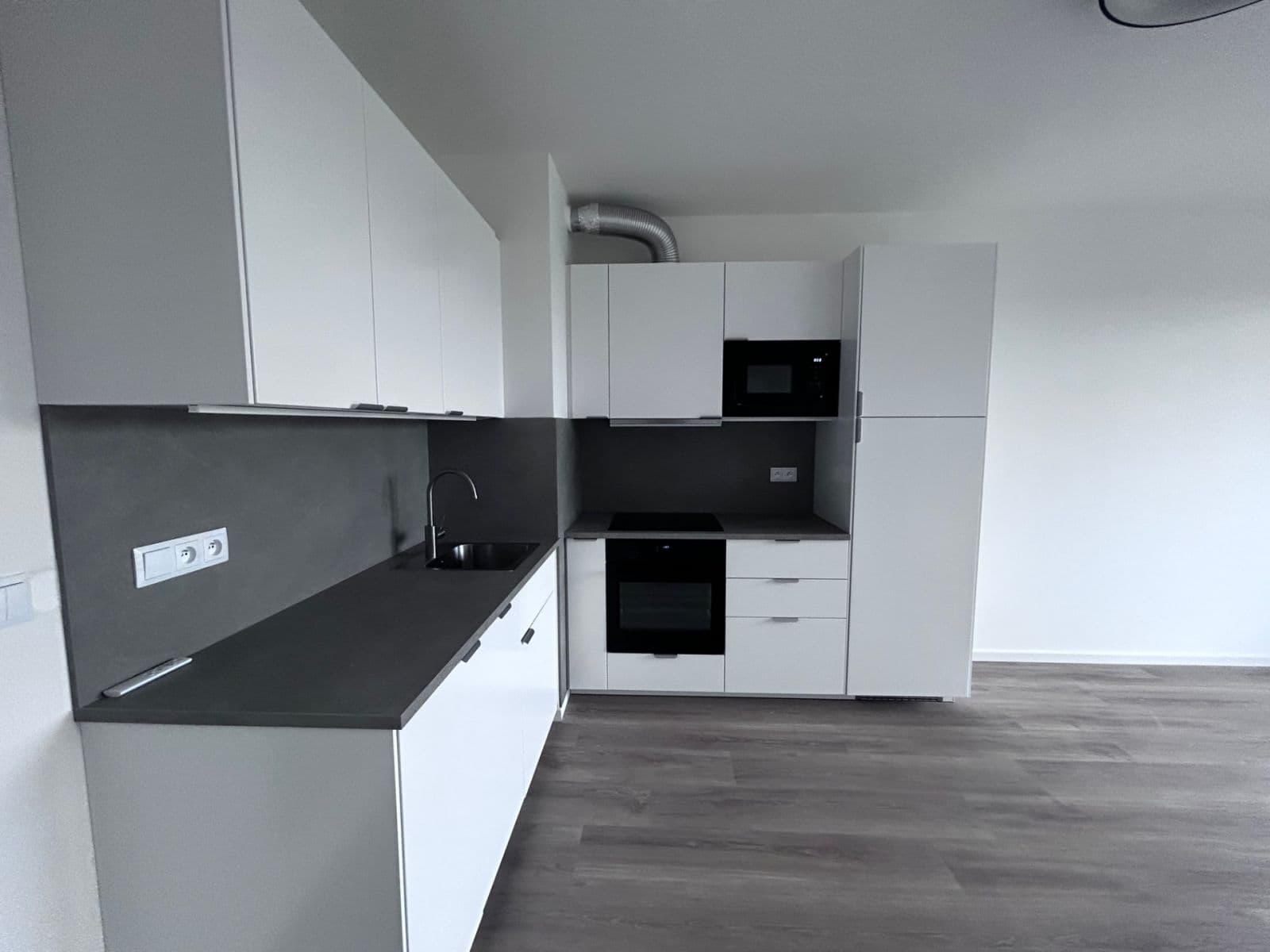 Pronájem bytu 2+kk 50 m², Divíškové, Praha, Praha Pronájem bytu 2+kk 50 m², Divíškové, Praha, Praha