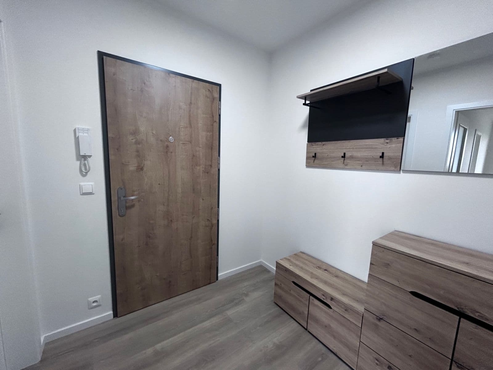 Pronájem bytu 2+kk 50 m², Divíškové, Praha, Praha Pronájem bytu 2+kk 50 m², Divíškové, Praha, Praha