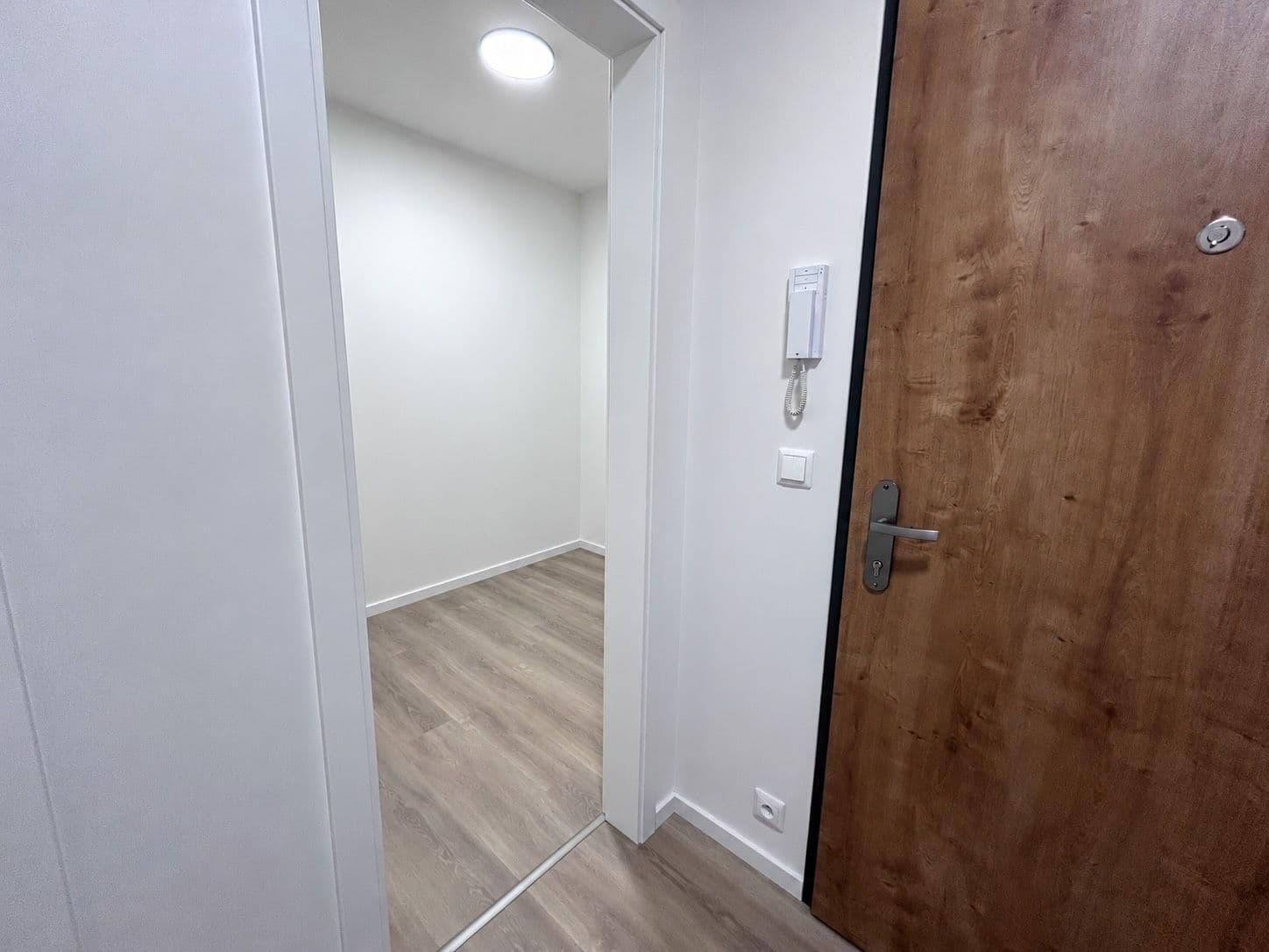 Pronájem bytu 2+kk 50 m², Divíškové, Praha, Praha Pronájem bytu 2+kk 50 m², Divíškové, Praha, Praha