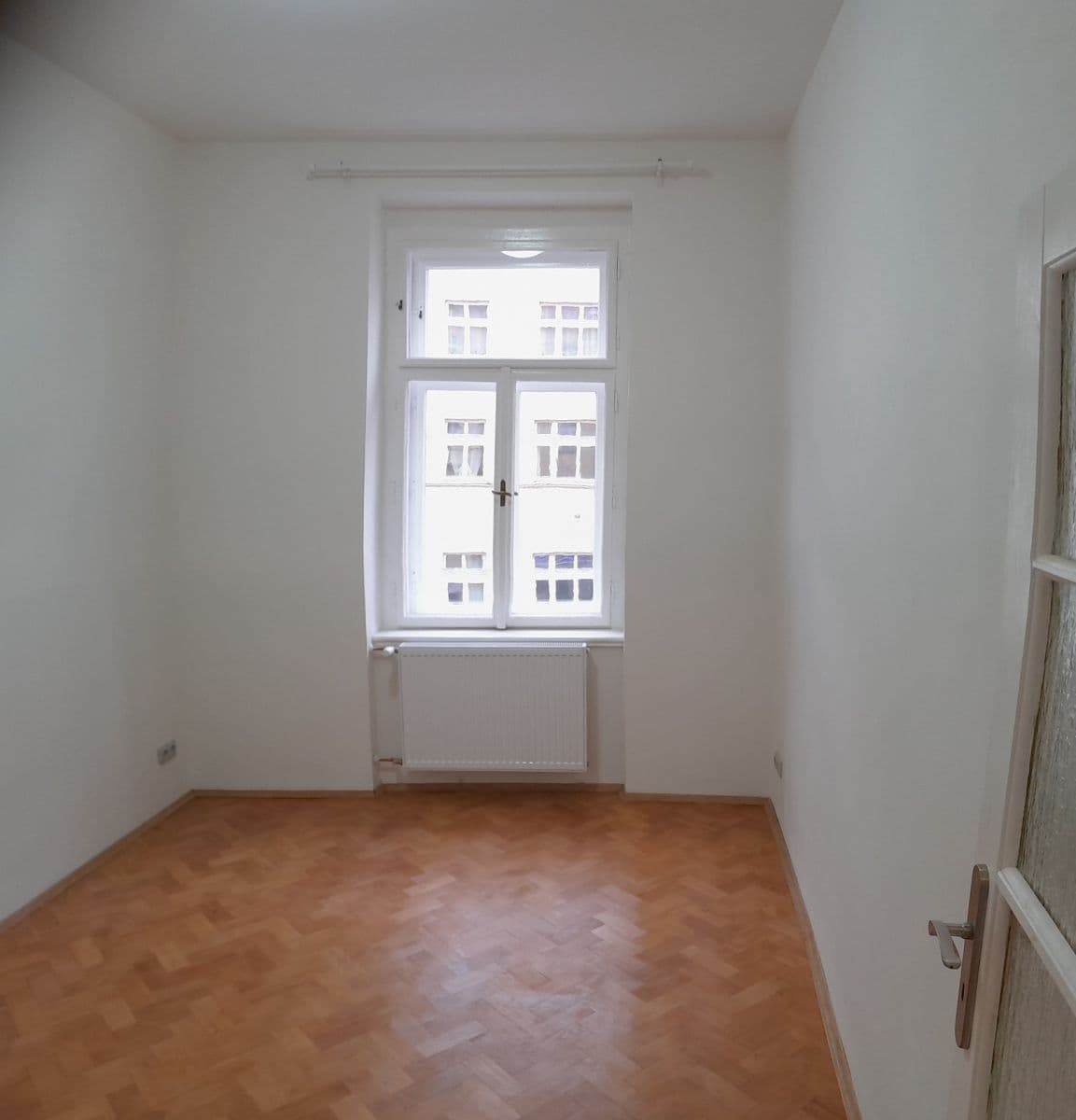 Pronájem bytu 2+1 64 m², Viktora Huga, Praha, Praha Pronájem bytu 2+1 64 m², Viktora Huga, Praha, Praha