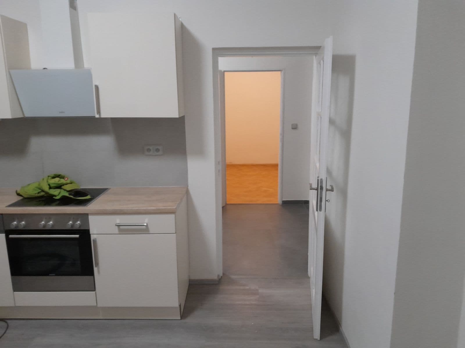Pronájem bytu 2+1 64 m², Viktora Huga, Praha, Praha Pronájem bytu 2+1 64 m², Viktora Huga, Praha, Praha