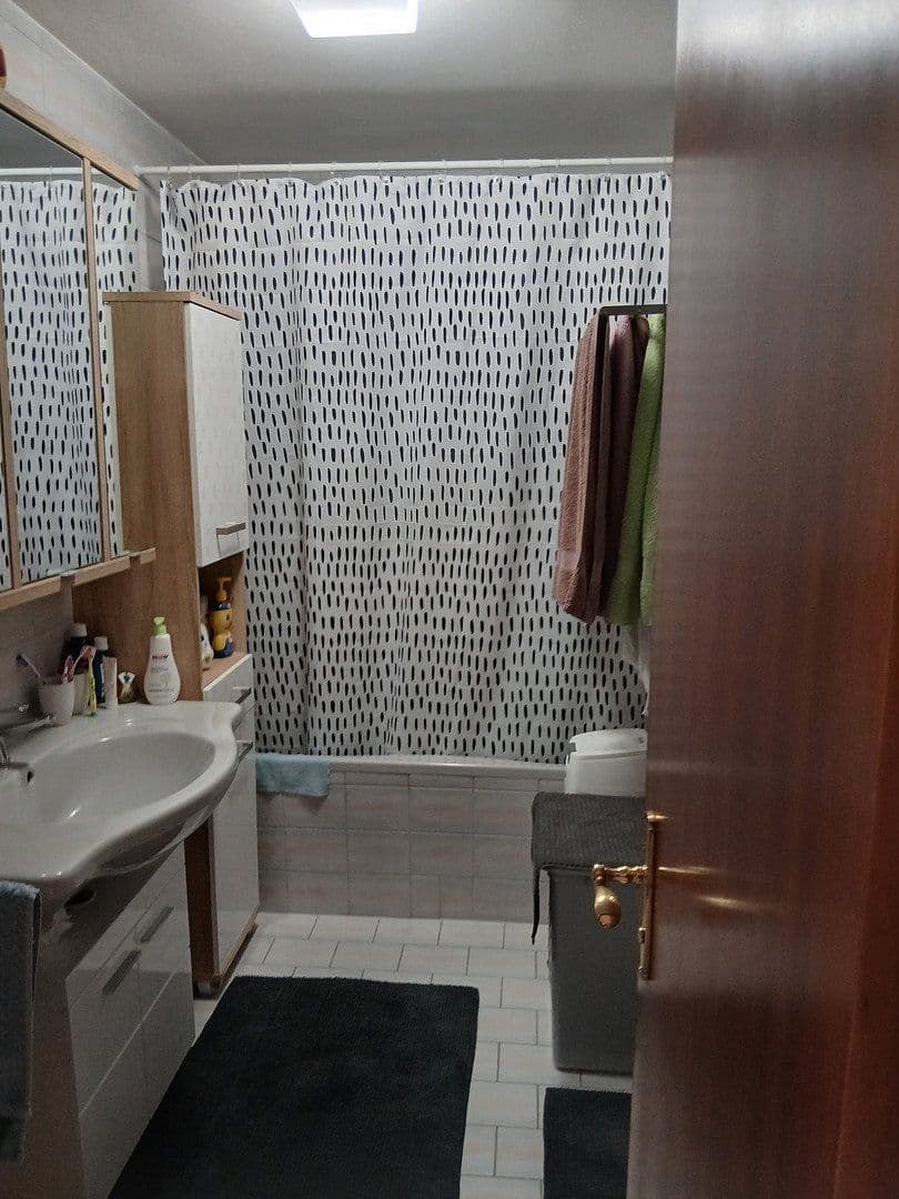 Prodej bytu 3+1 85 m², Lindenstraße 20, Holzkirchen, Bavorsko Prodej bytu 3+1 85 m², Lindenstraße 20, Holzkirchen, Bavorsko