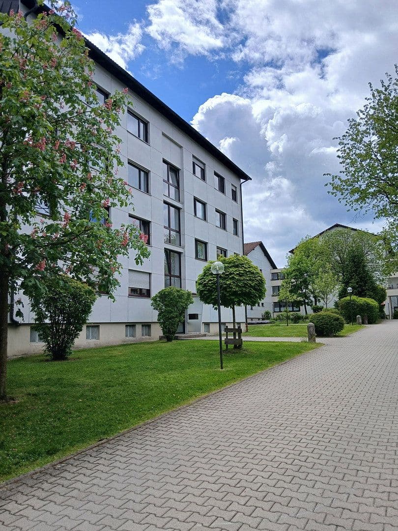 Prodej bytu 3+1 85 m², Lindenstraße 20, Holzkirchen, Bavorsko Prodej bytu 3+1 85 m², Lindenstraße 20, Holzkirchen, Bavorsko