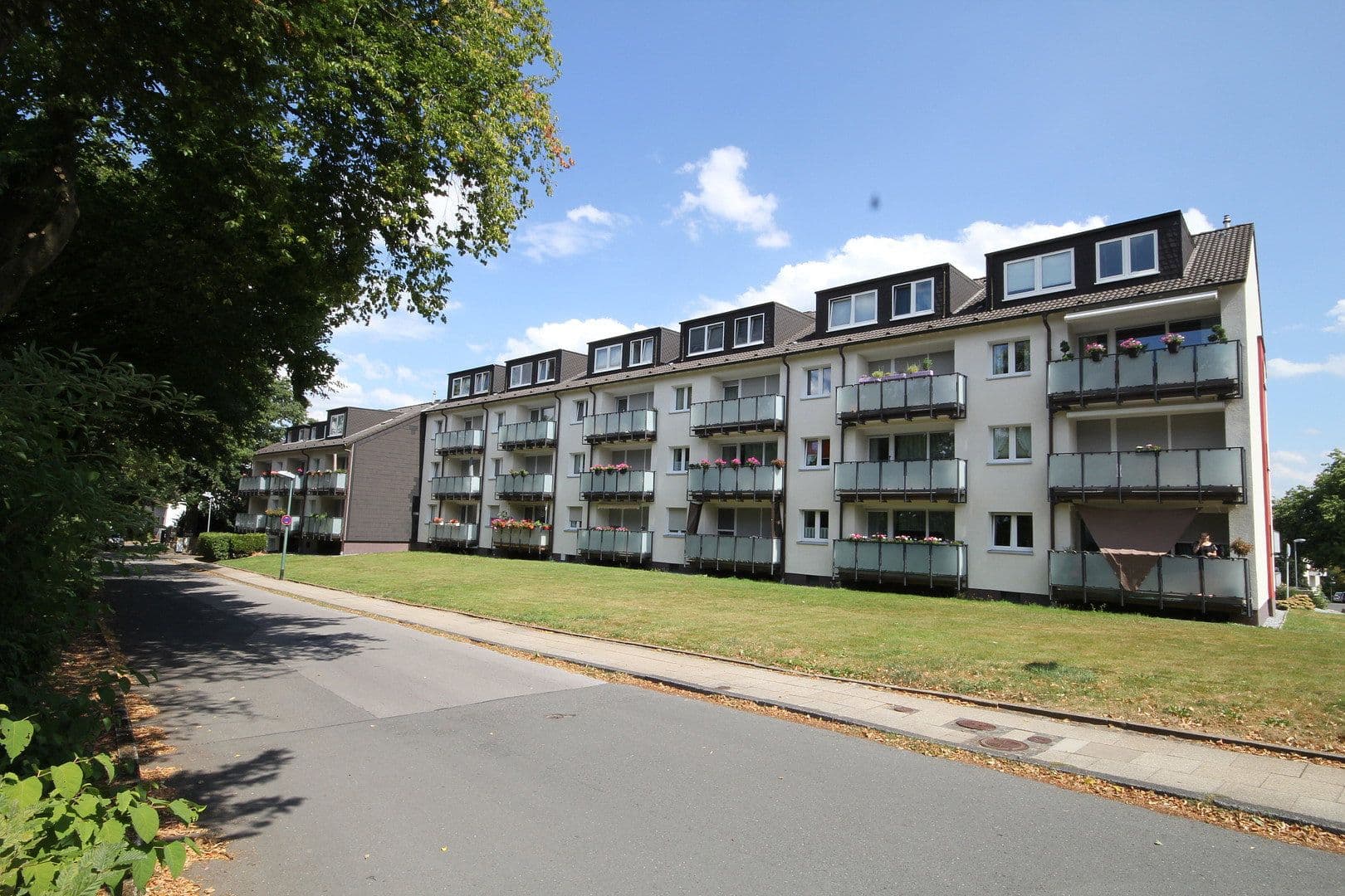 Pronájem bytu 3+kk 72 m², Geismarweg 14, Essen-Heisingen, Severní Porýní-Vestfálsko Pronájem bytu 3+kk 72 m², Geismarweg 14, Essen-Heisingen, Severní Porýní-Vestfálsko