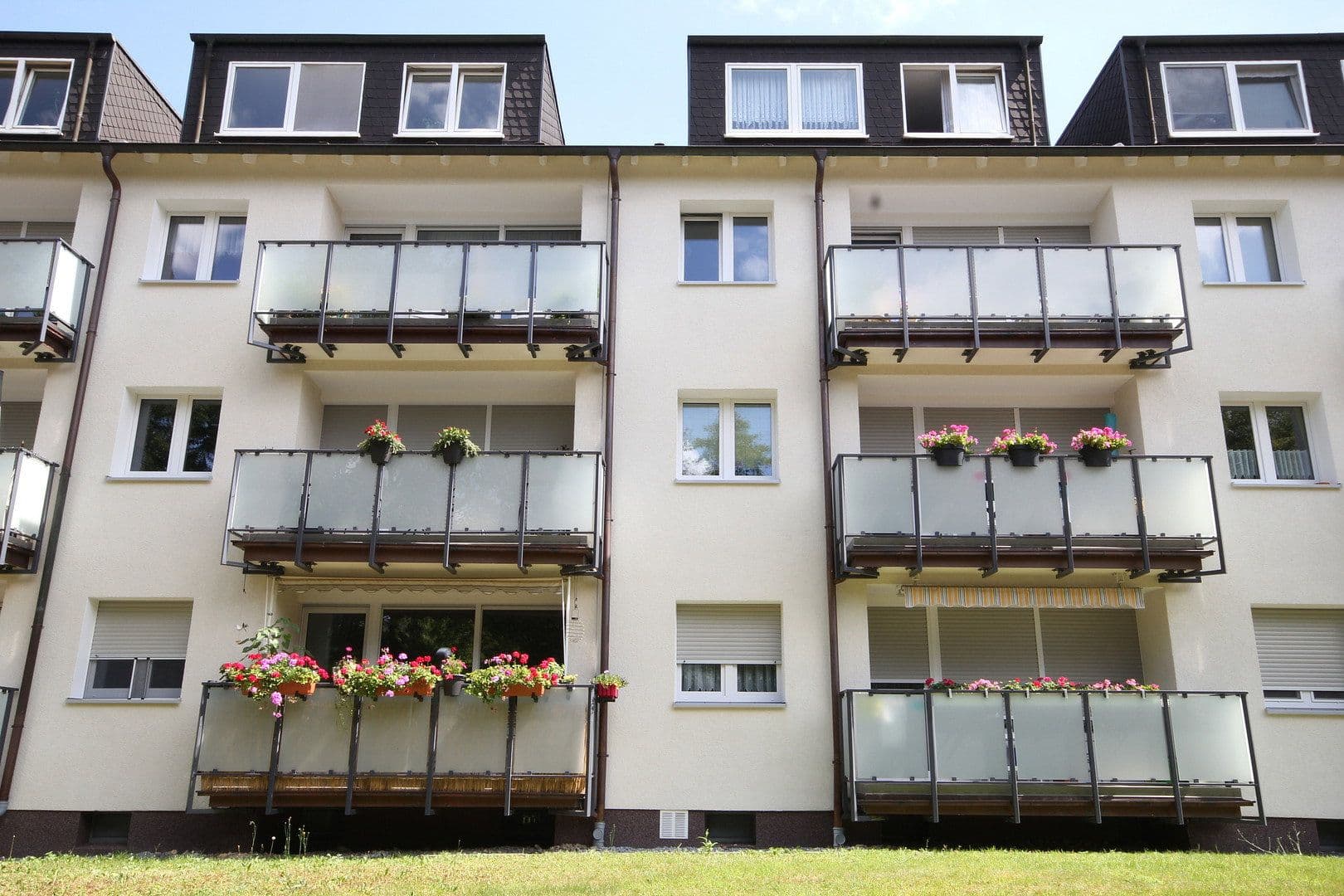 Pronájem bytu 3+kk 72 m², Geismarweg 14, Essen-Heisingen, Severní Porýní-Vestfálsko Pronájem bytu 3+kk 72 m², Geismarweg 14, Essen-Heisingen, Severní Porýní-Vestfálsko
