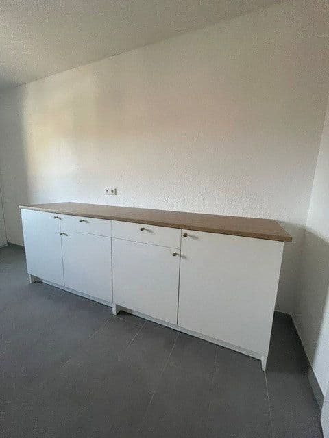 Pronájem bytu 2+1 77 m², Feldstr. 1, Meerbusch, Severní Porýní-Vestfálsko Pronájem bytu 2+1 77 m², Feldstr. 1, Meerbusch, Severní Porýní-Vestfálsko