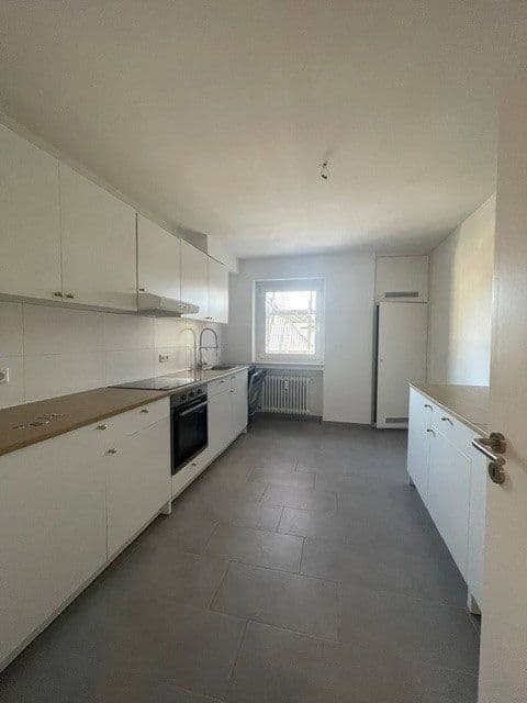 Pronájem bytu 2+1 77 m², Feldstr. 1, Meerbusch, Severní Porýní-Vestfálsko Pronájem bytu 2+1 77 m², Feldstr. 1, Meerbusch, Severní Porýní-Vestfálsko