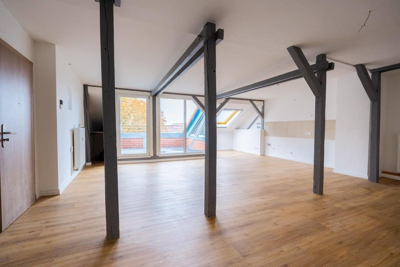 Prodej bytu 4+1 94 m², Lößnigerstraße 50, Leipzig, Sasko Prodej bytu 4+1 94 m², Lößnigerstraße 50, Leipzig, Sasko