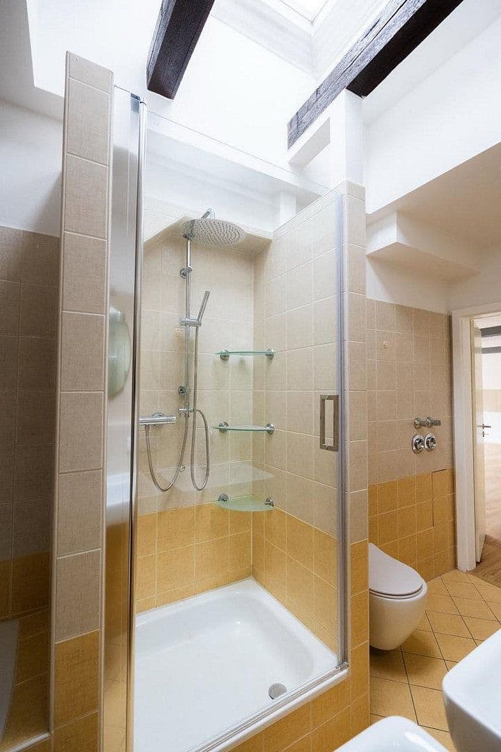 Prodej bytu 4+1 94 m², Lößnigerstraße 50, Leipzig, Sasko Prodej bytu 4+1 94 m², Lößnigerstraße 50, Leipzig, Sasko